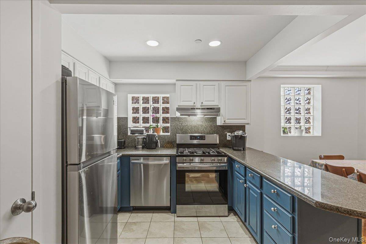83-71 116th ST #4B, Kew Gardens, NY 11418