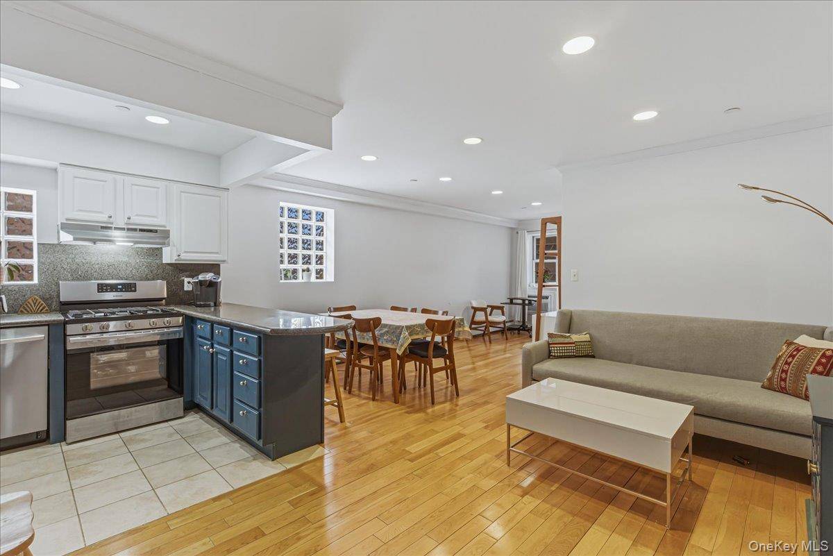 83-71 116th ST #4B, Kew Gardens, NY 11418