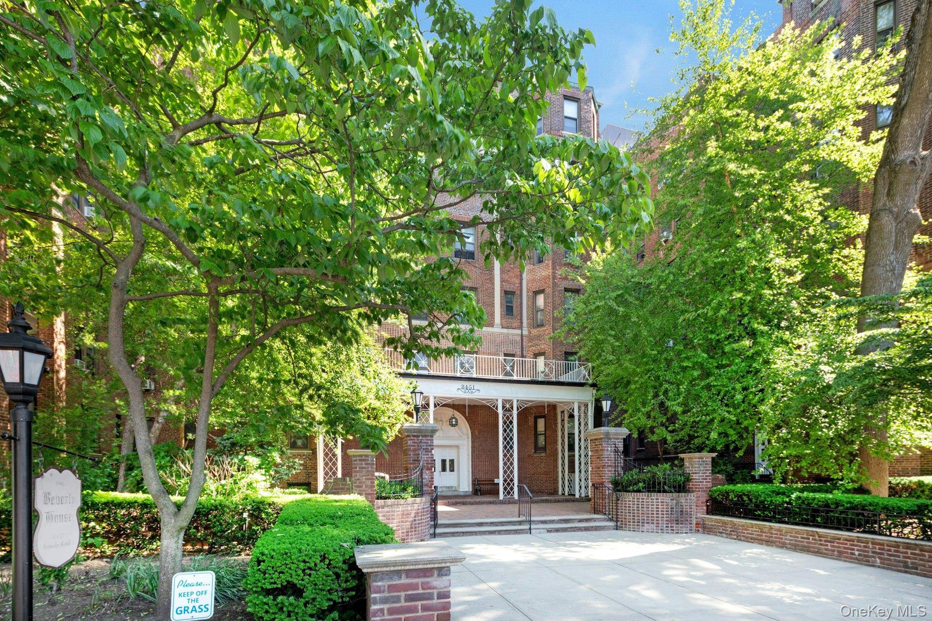 8451 Beverly RD #1A 10 1U 2U 4N, Kew Gardens, NY 11415