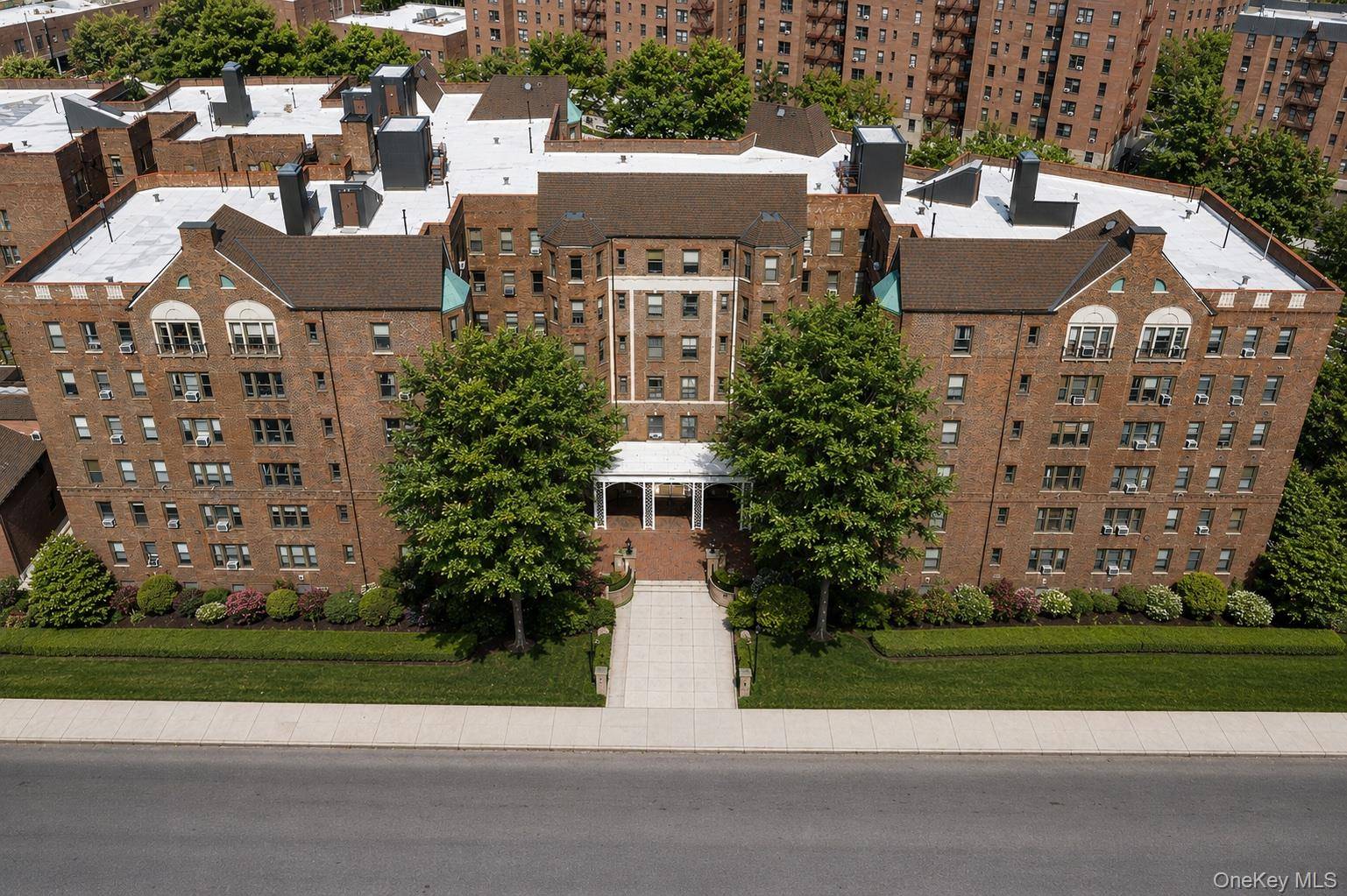 8451 Beverly RD #1A 10 1U 2U 4N, Kew Gardens, NY 11415