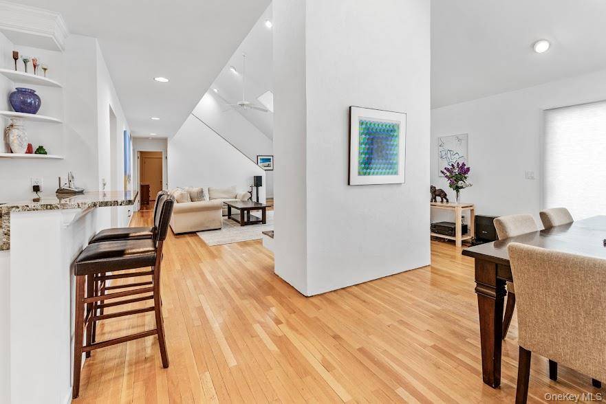 34 Park CIR, Quogue, NY 11959