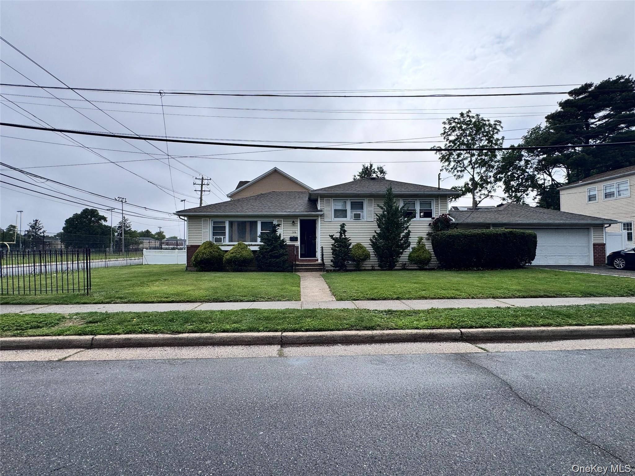 36 Monroe PL, Hempstead, NY 11550