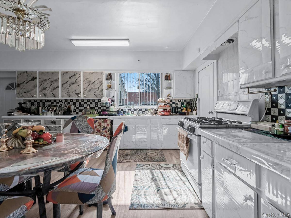2721 Coldspring RD, Far Rockaway, NY 11691