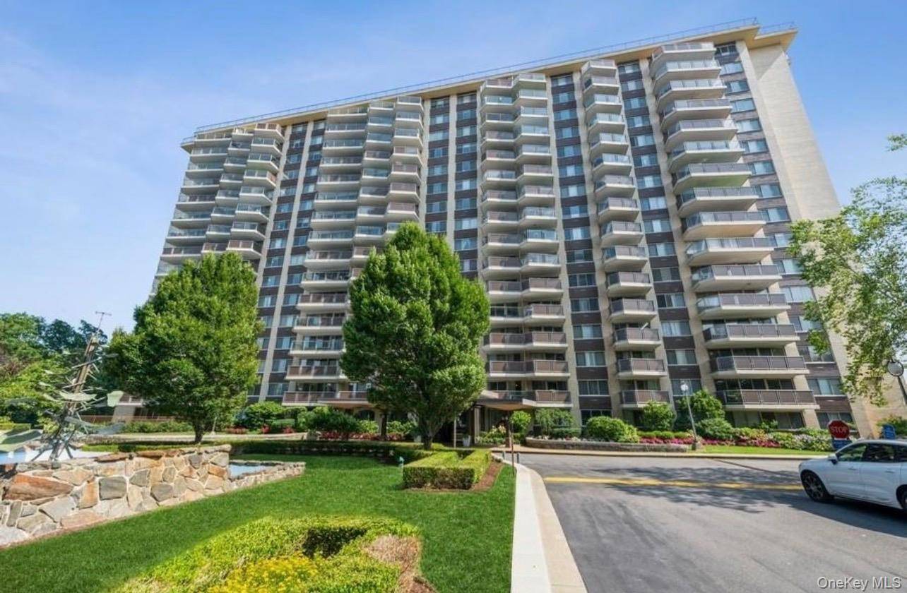 18-15 215 ST #PH F, Bayside, NY 11360