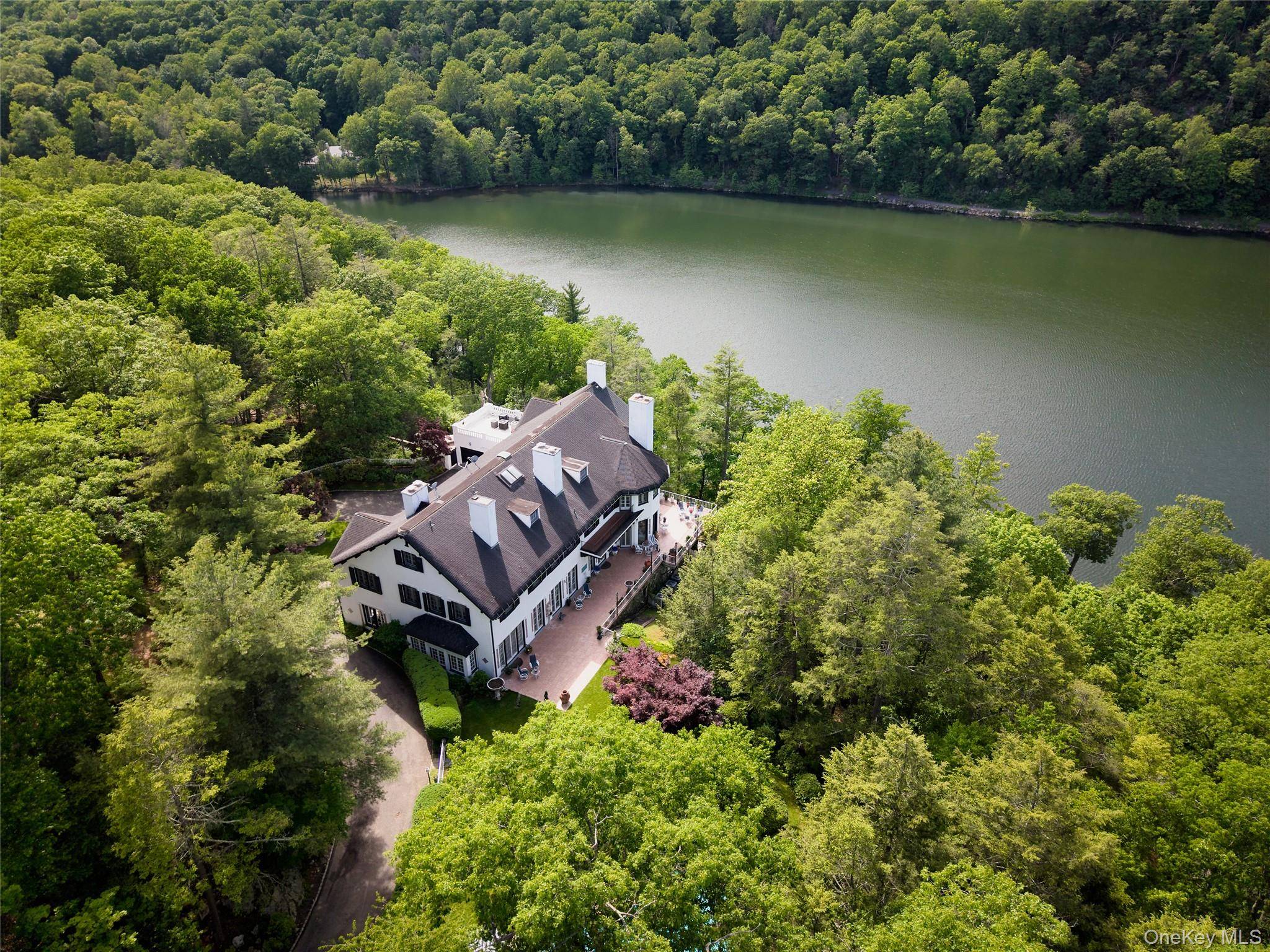 225 E Lake RD, Tuxedo Park, NY 10987