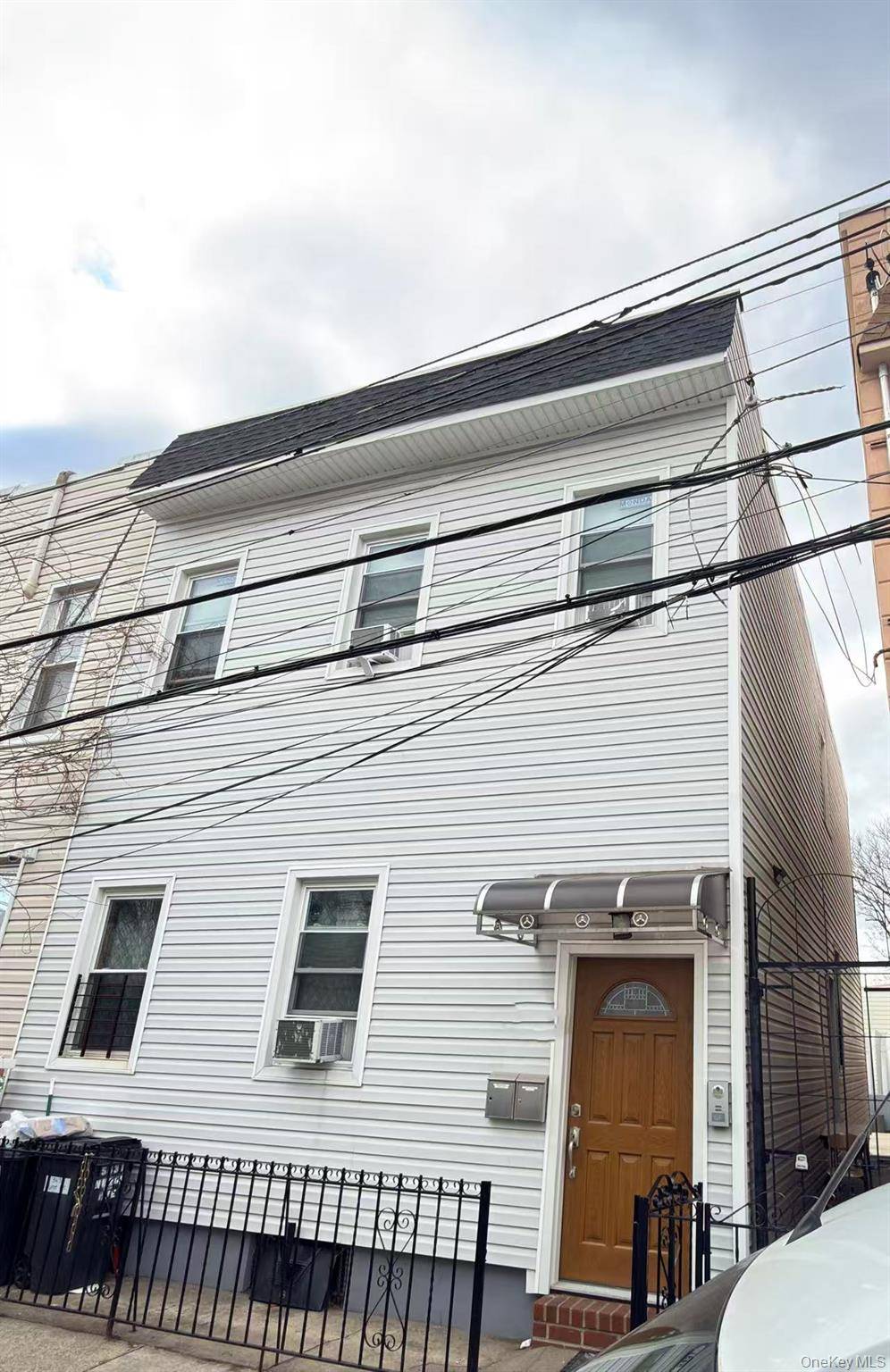 5431 Nurge AVE, Maspeth, NY 11378