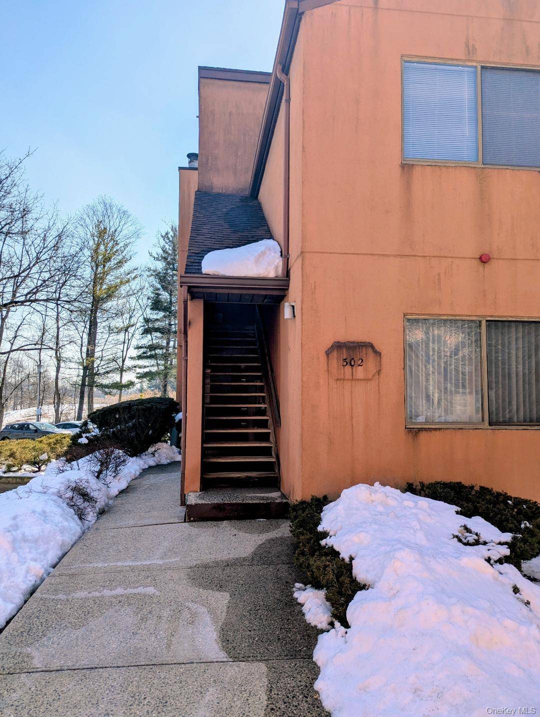 302 Town Hill RD #302, Nanuet, NY 10954