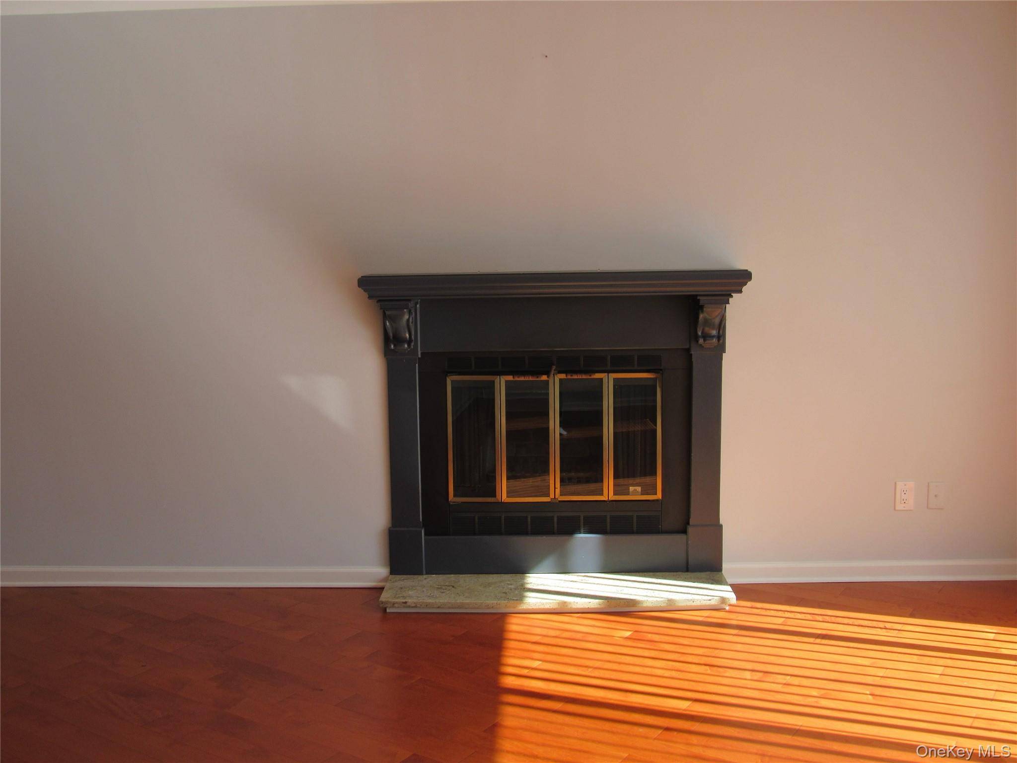302 Town Hill RD #302, Nanuet, NY 10954
