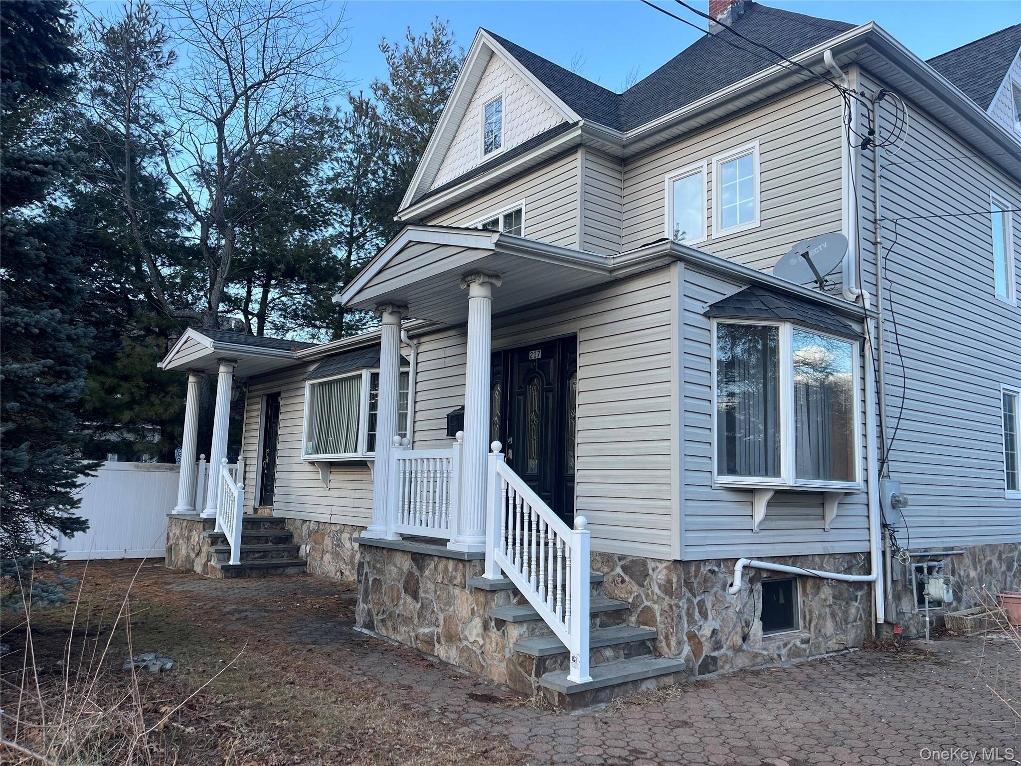 217 Lincoln AVE, Rockville Centre, NY 11570