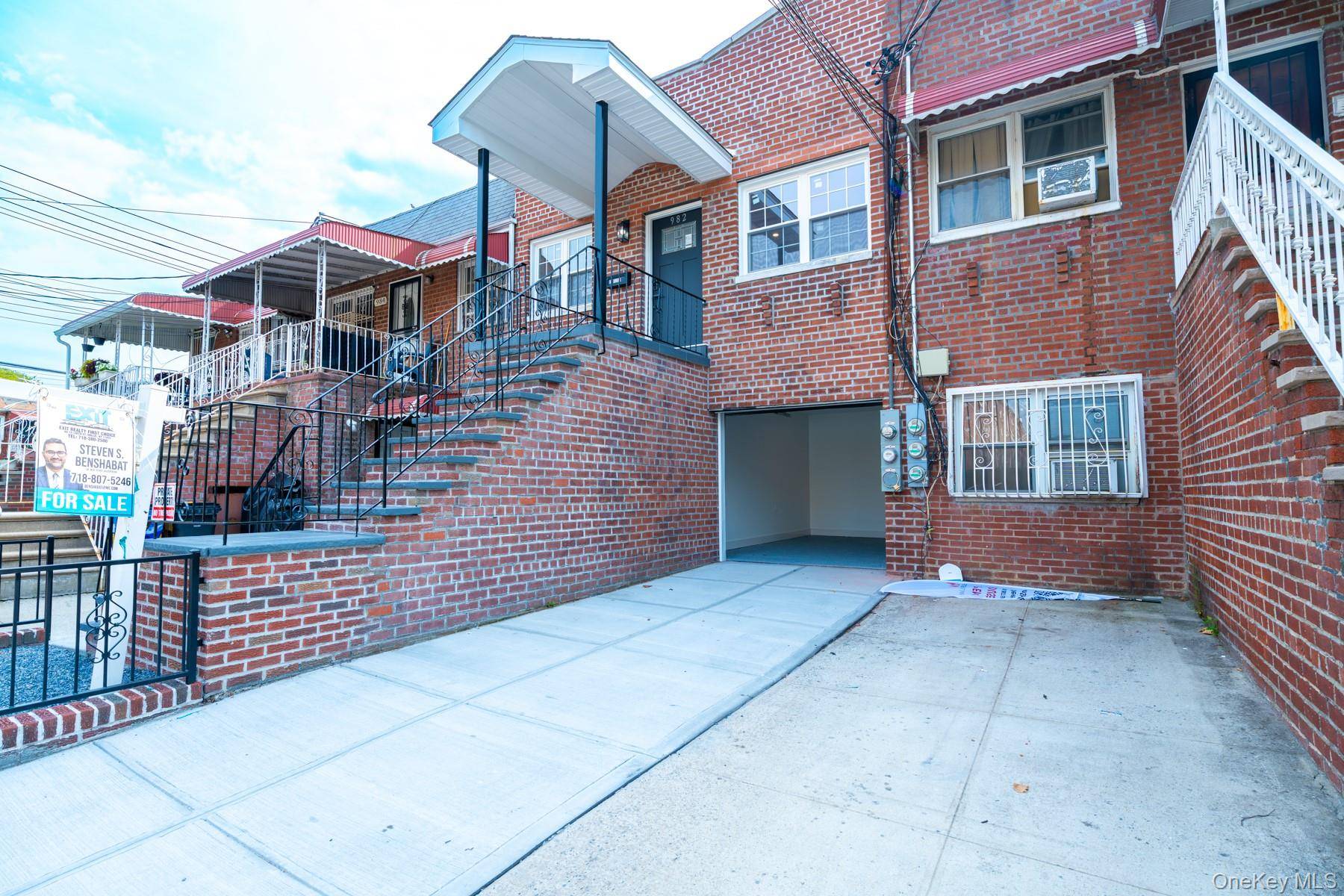 982 E 106th ST, Brooklyn, NY 11236