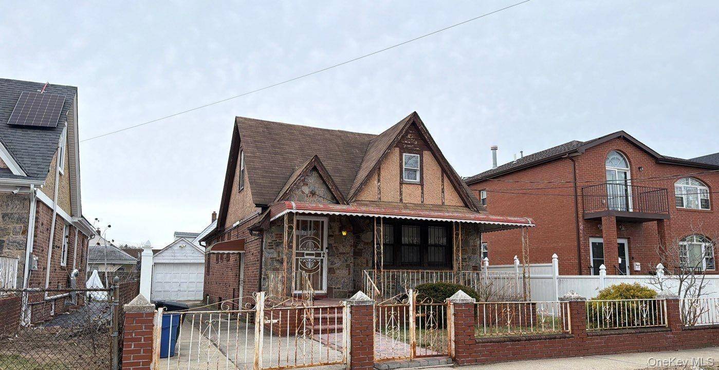 135-15 220th PL, Laurelton, NY 11413