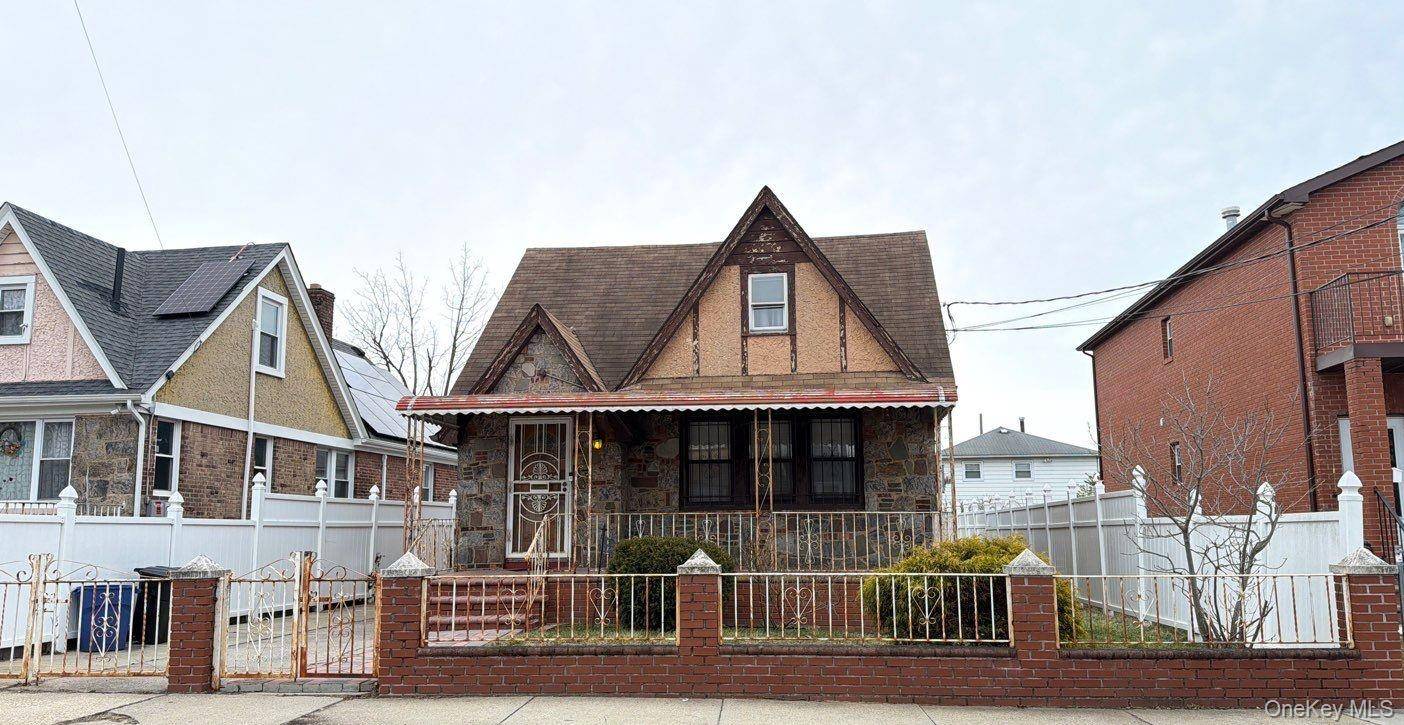 135-15 220th PL, Laurelton, NY 11413