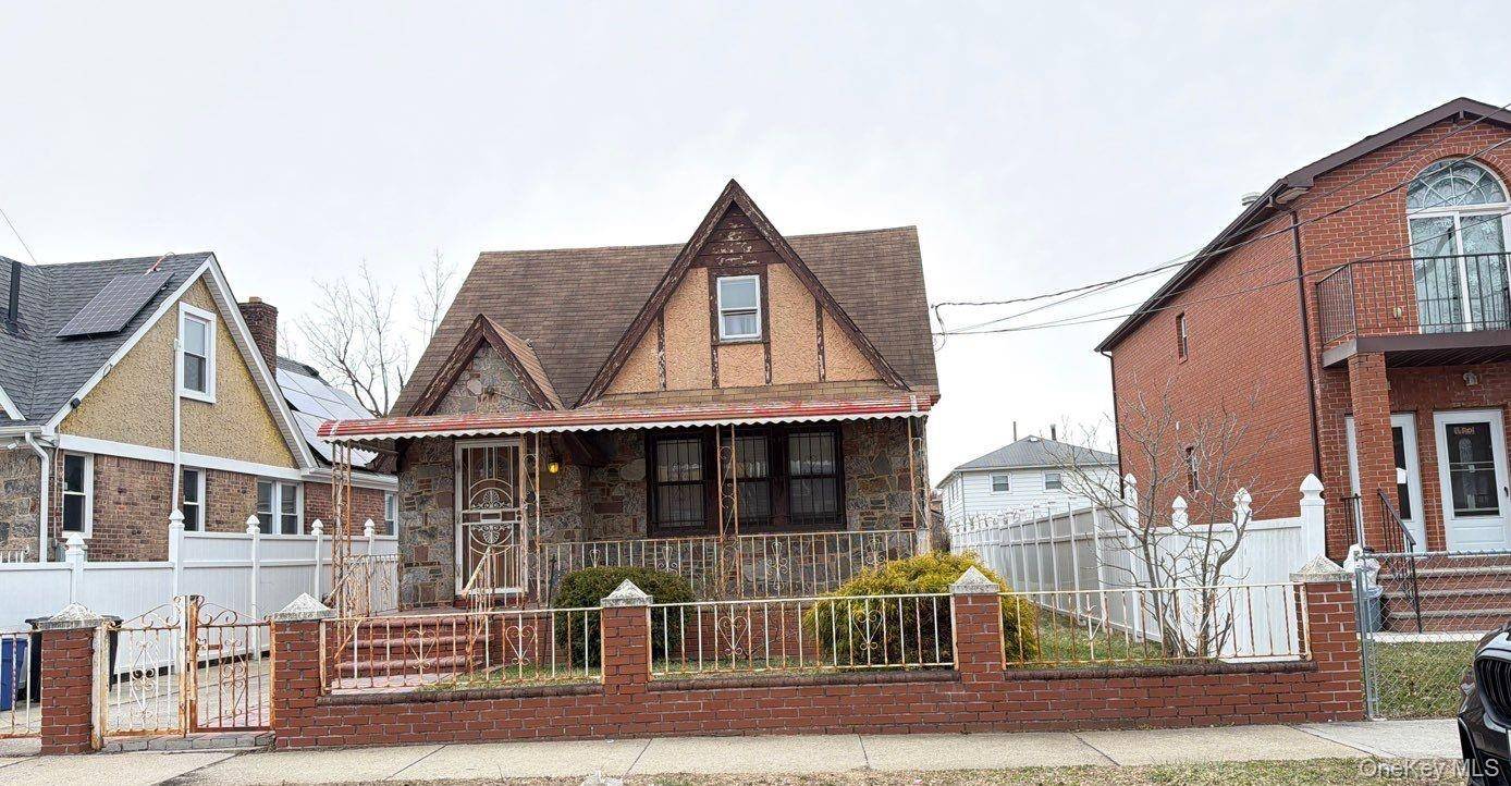 135-15 220th PL, Laurelton, NY 11413