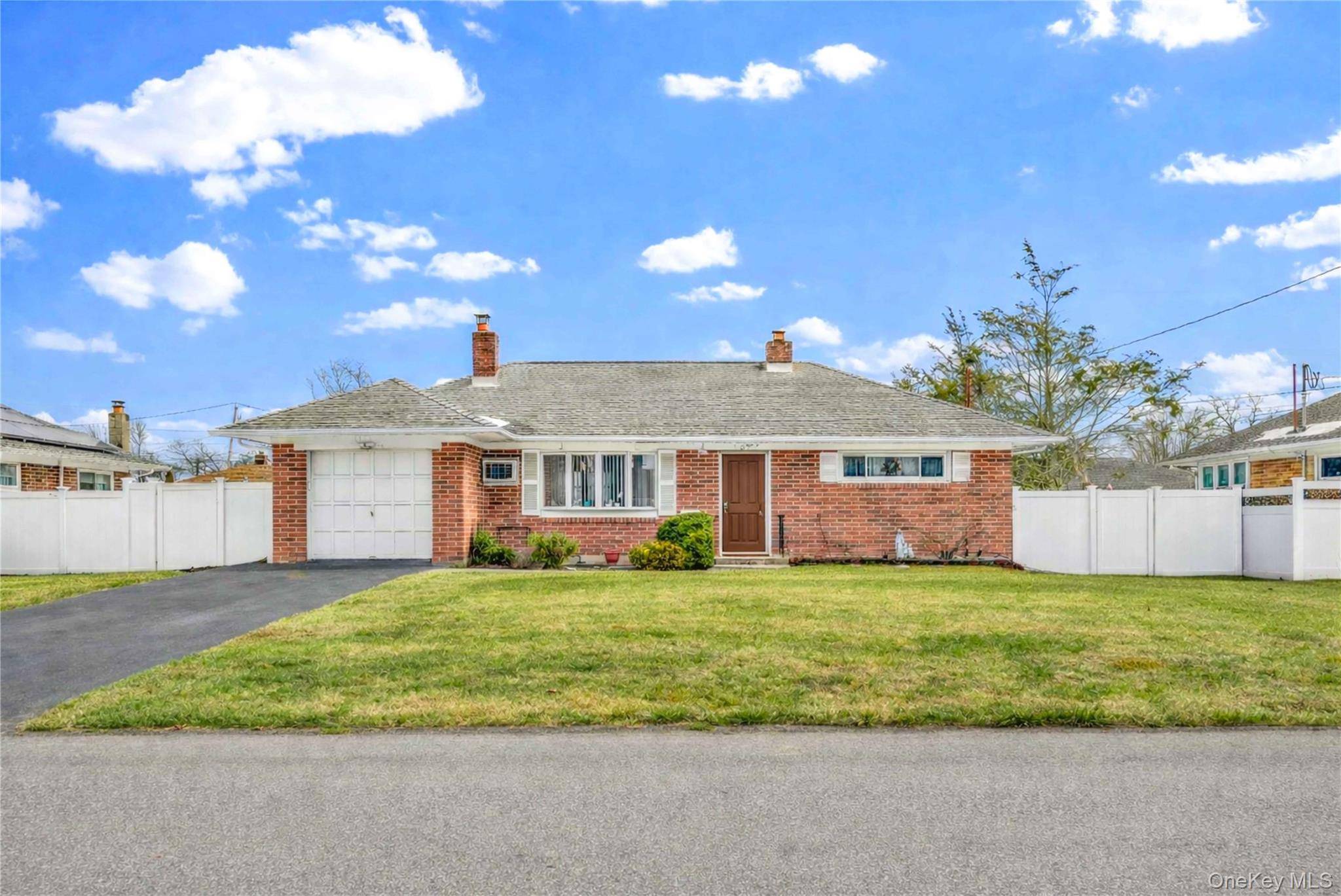 1097 Carll DR, Bay Shore, NY 11706