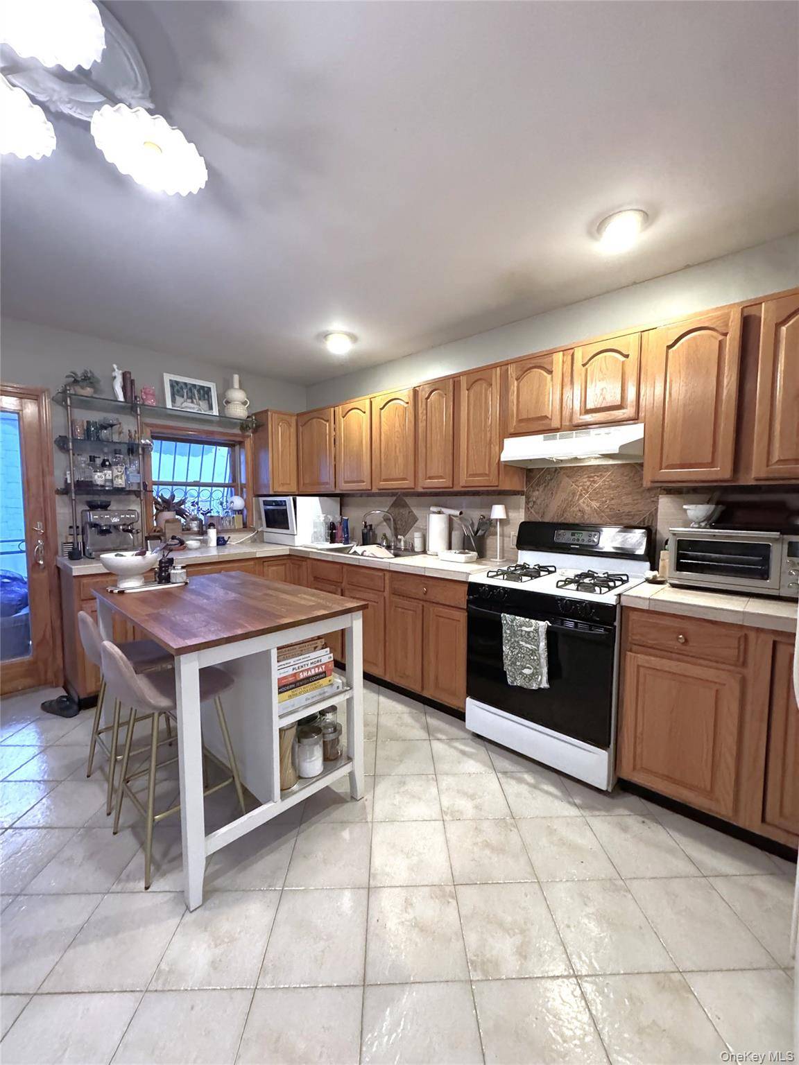 396 Graham AVE, Brooklyn, NY 11211