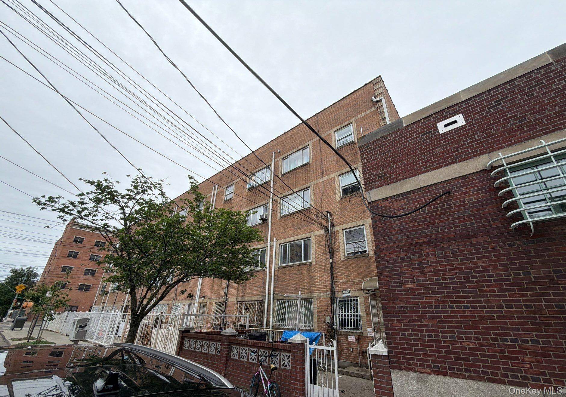 168-66 93rd AVE, Jamaica, NY 11433