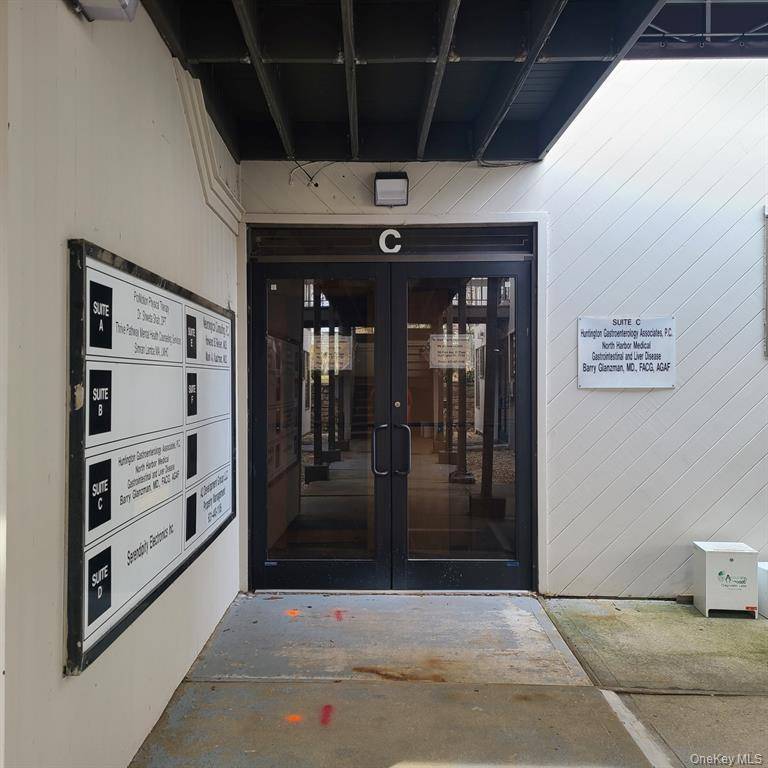 152 E Main ST #CW and CE, Huntington, NY 11743