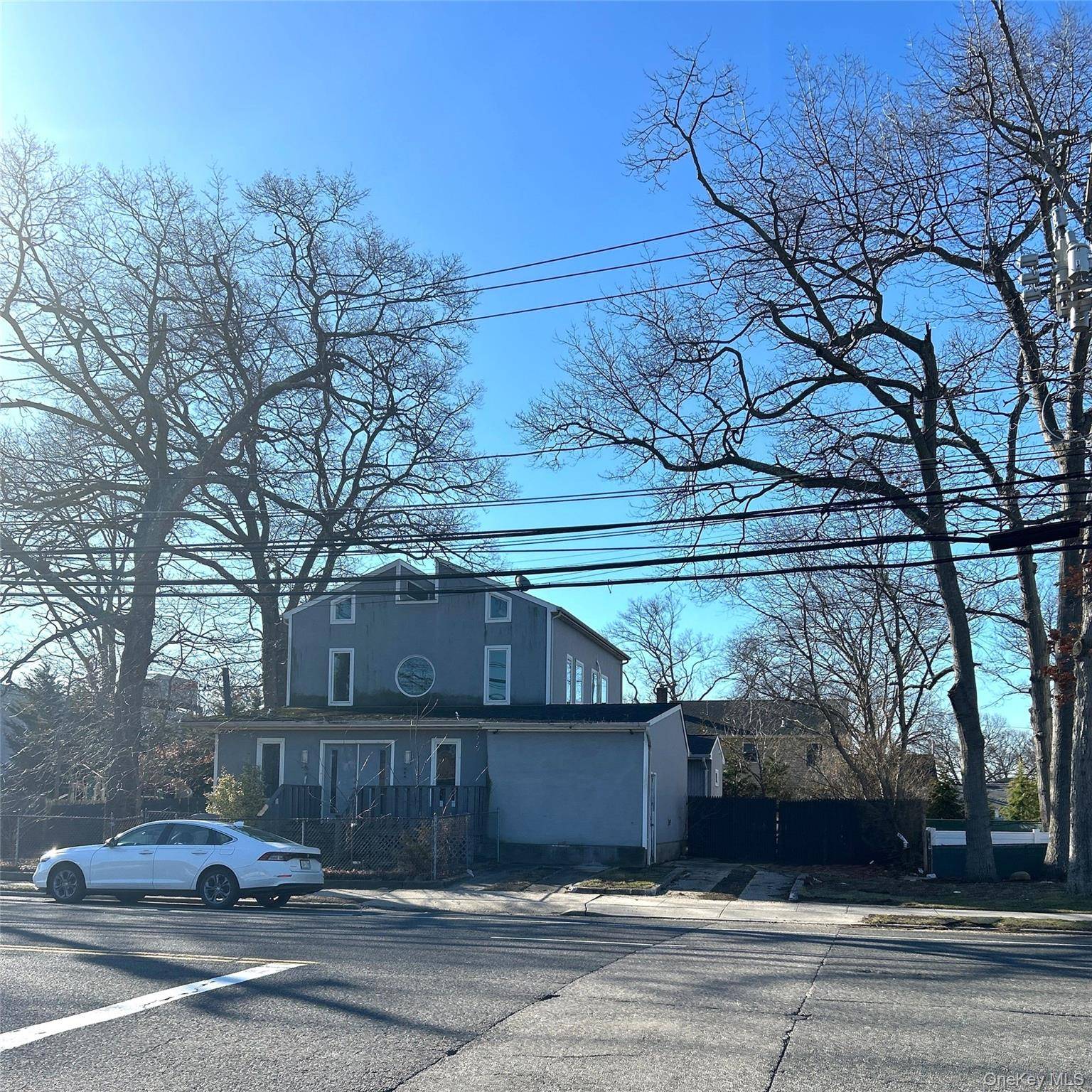 90 Jerusalem AVE, Massapequa, NY 11758