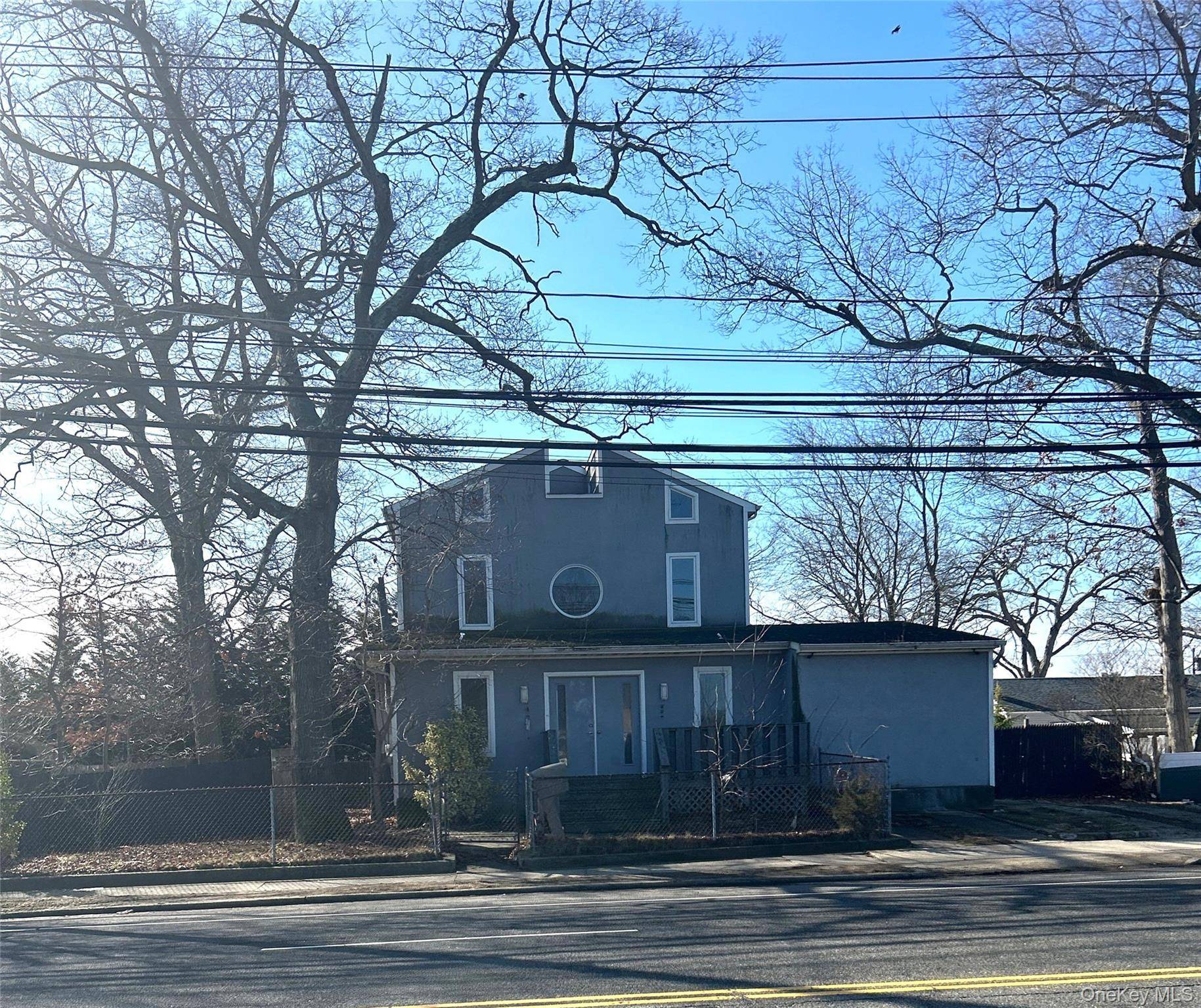 90 Jerusalem AVE, Massapequa, NY 11758