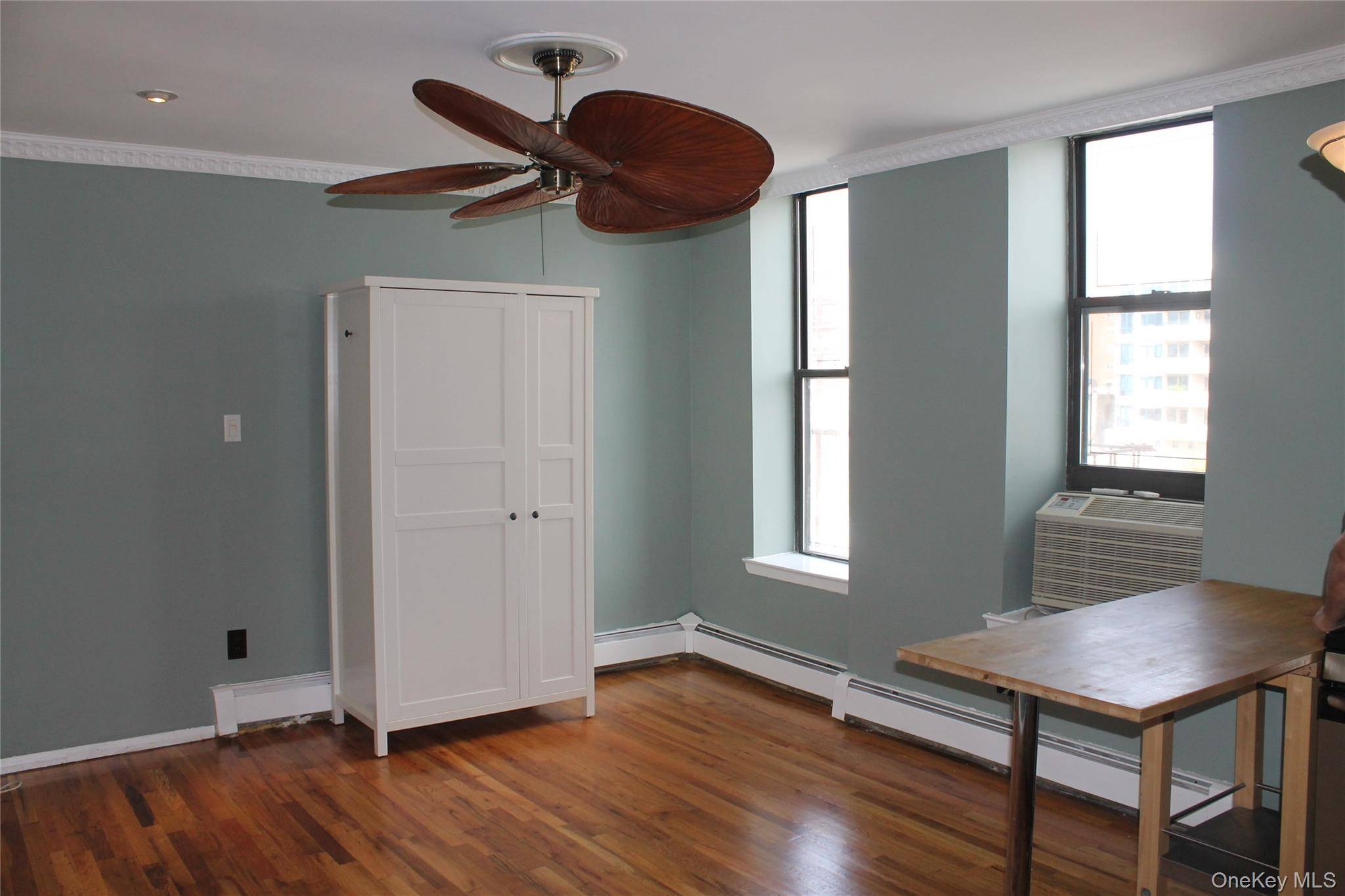 14-23 31 AVE #4C, Astoria, NY 11102