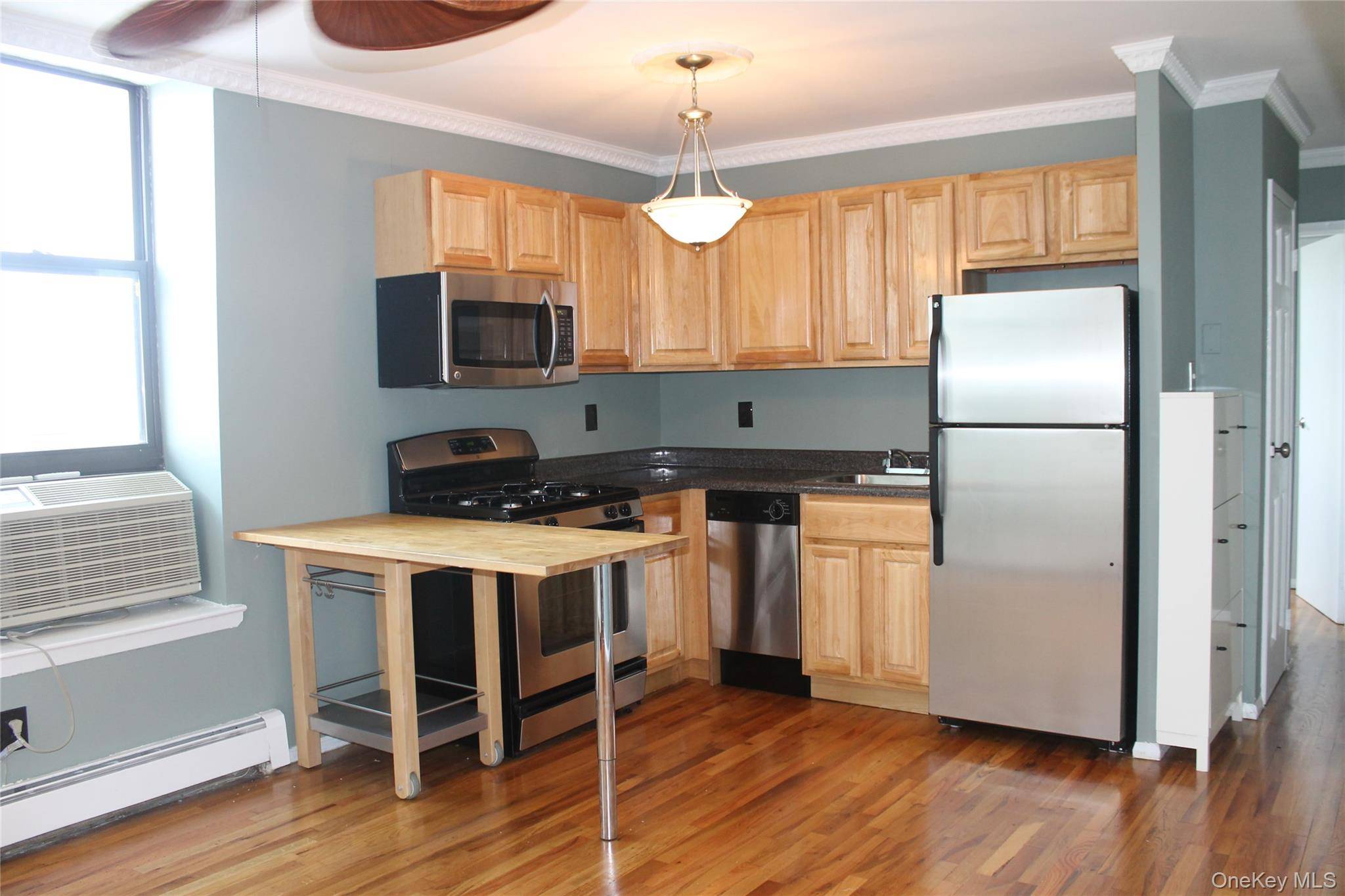14-23 31 AVE #4C, Astoria, NY 11102