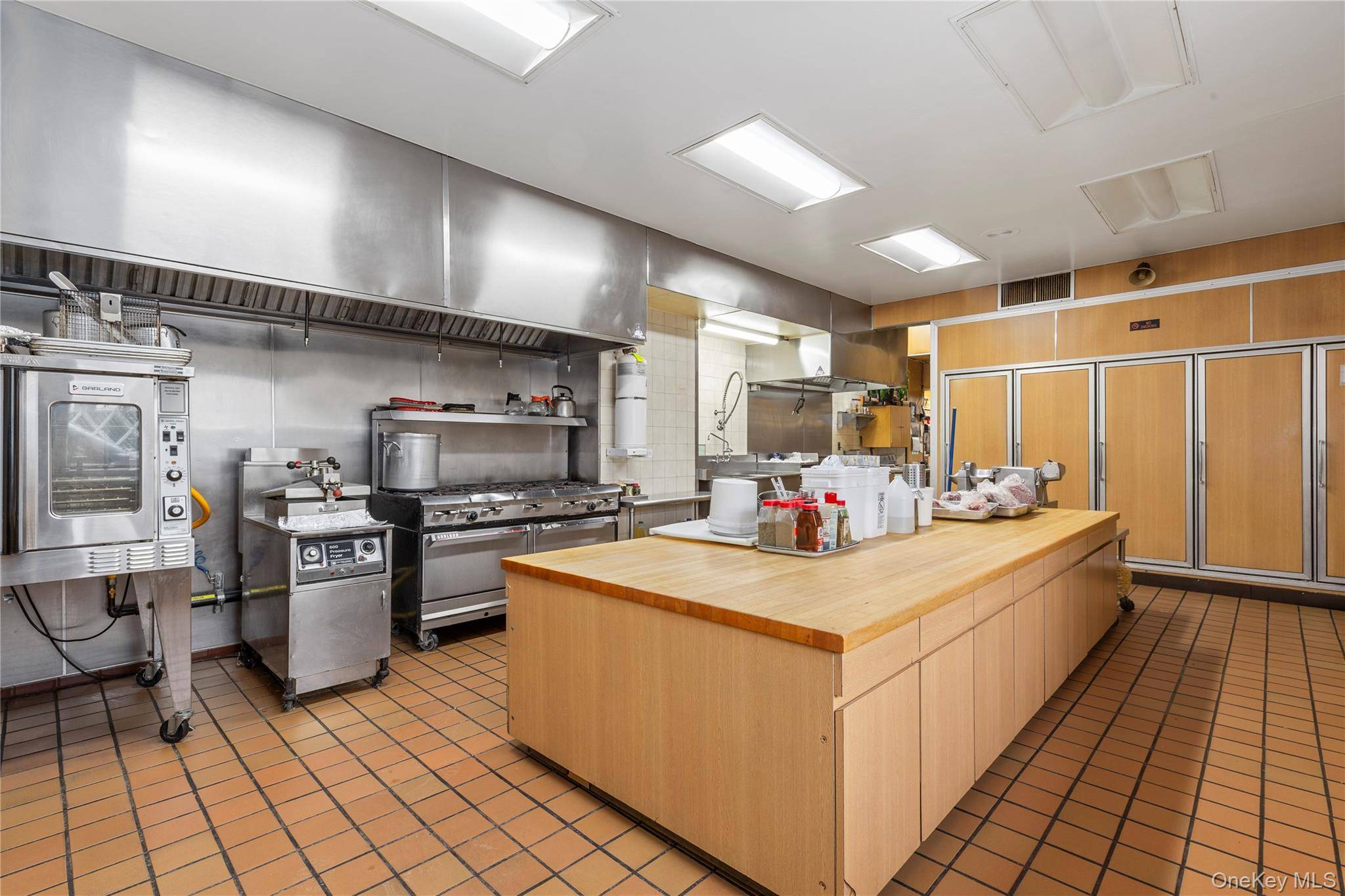 94-12 Jamaica AVE, Woodhaven, NY 11421