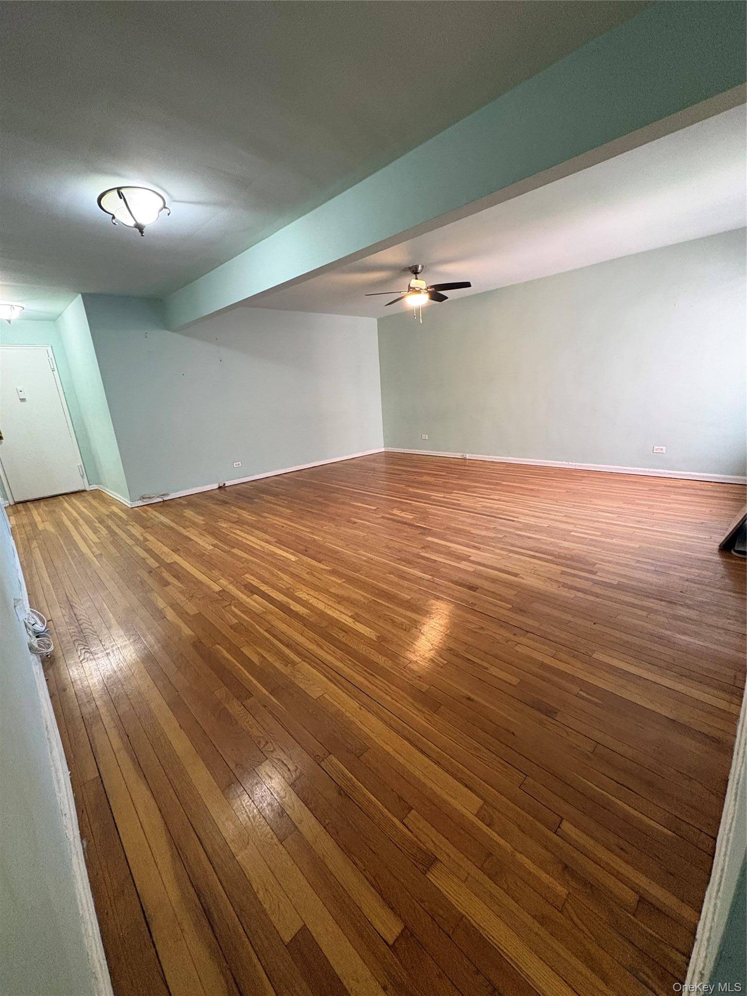 22424 Union TPKE #4A, Oakland Gardens, NY 11364