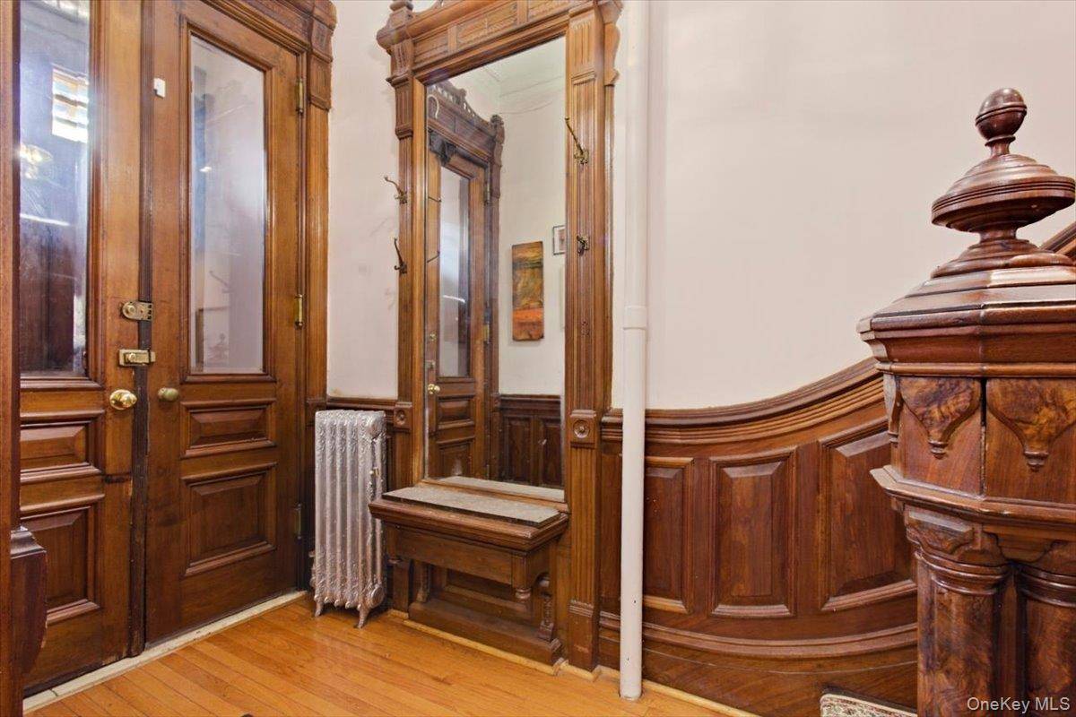 107 W 131st ST, New York (manhattan), NY 10027