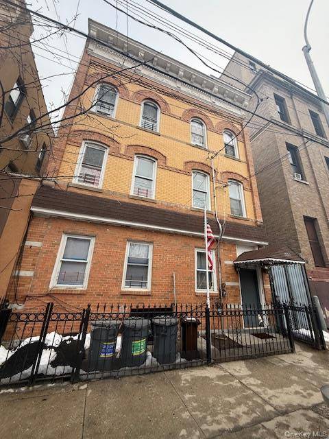 686 Fairview AVE, Ridgewood, NY 11385