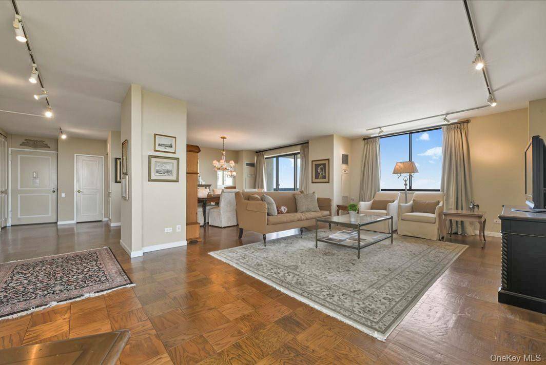 26910 Grand Central Pkwy #31N, Floral Park, NY 11005