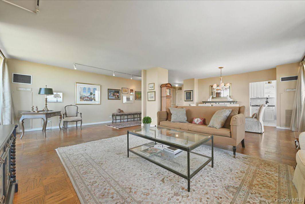 26910 Grand Central Pkwy #31N, Floral Park, NY 11005