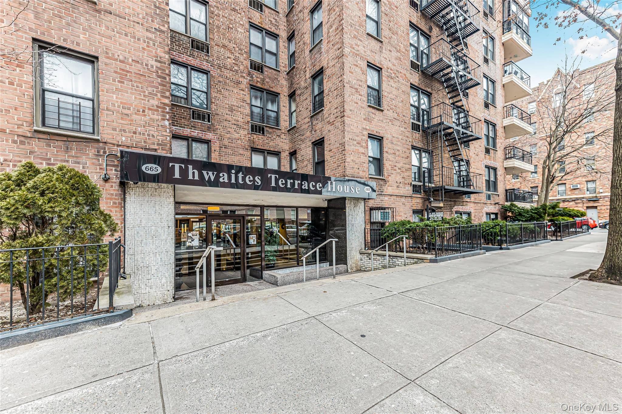 665 Thwaites PL #1X, Bronx, NY 10467