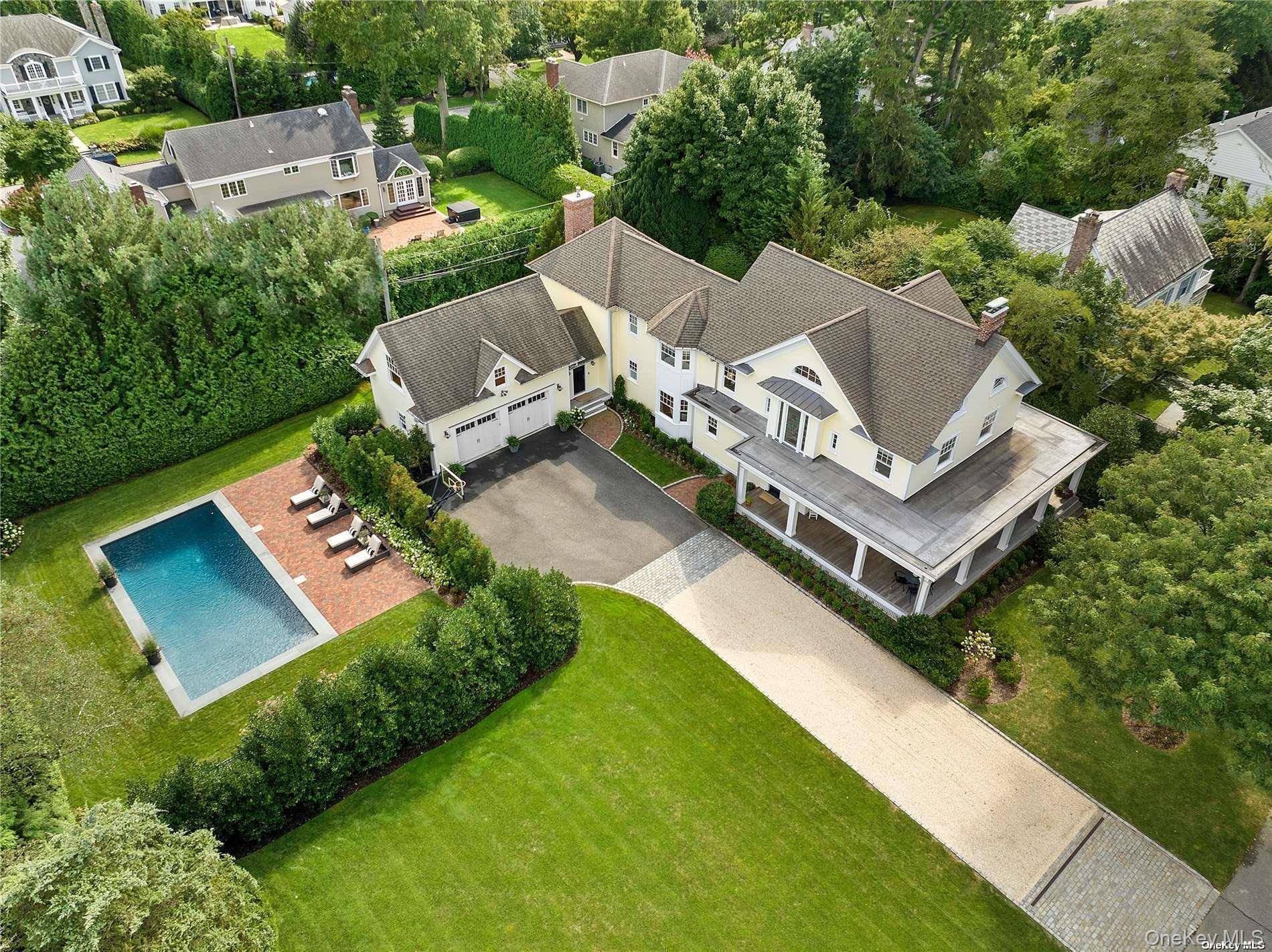 50 South DR, Manhasset, NY 11030