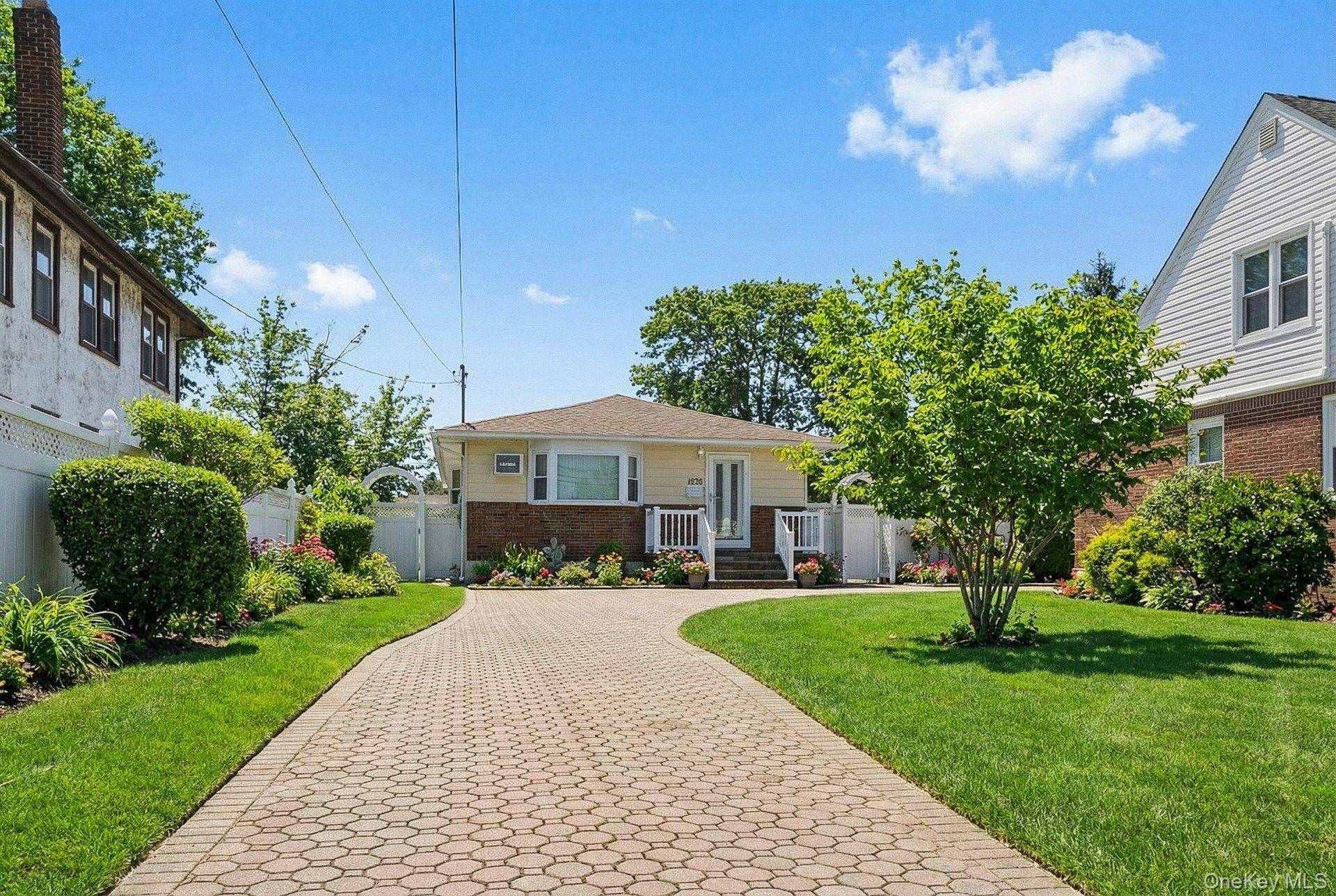 1028 Thomas AVE, Baldwin, NY 11510