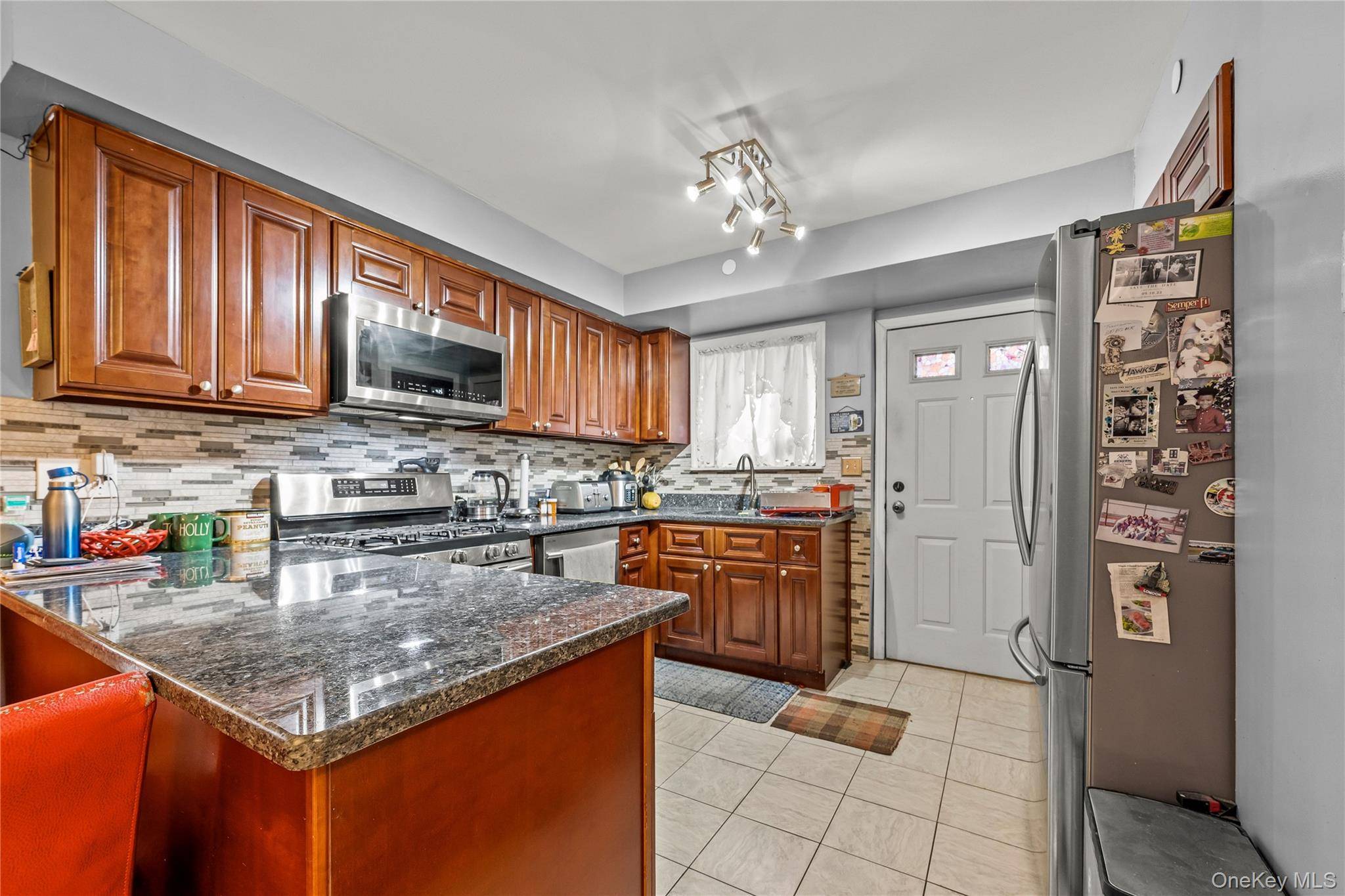 436 Beach 37th ST, Far Rockaway, NY 11691