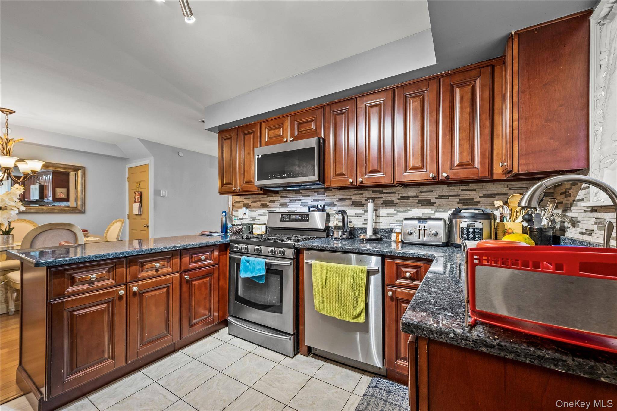 436 Beach 37th ST, Far Rockaway, NY 11691