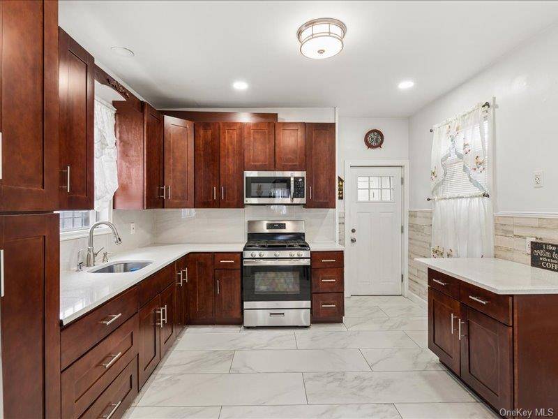 155 Linwood ST, Brooklyn, NY 11208