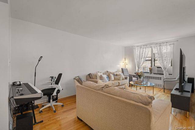 33-44 Junction Blvd #5V, Jackson Heights, NY 11372