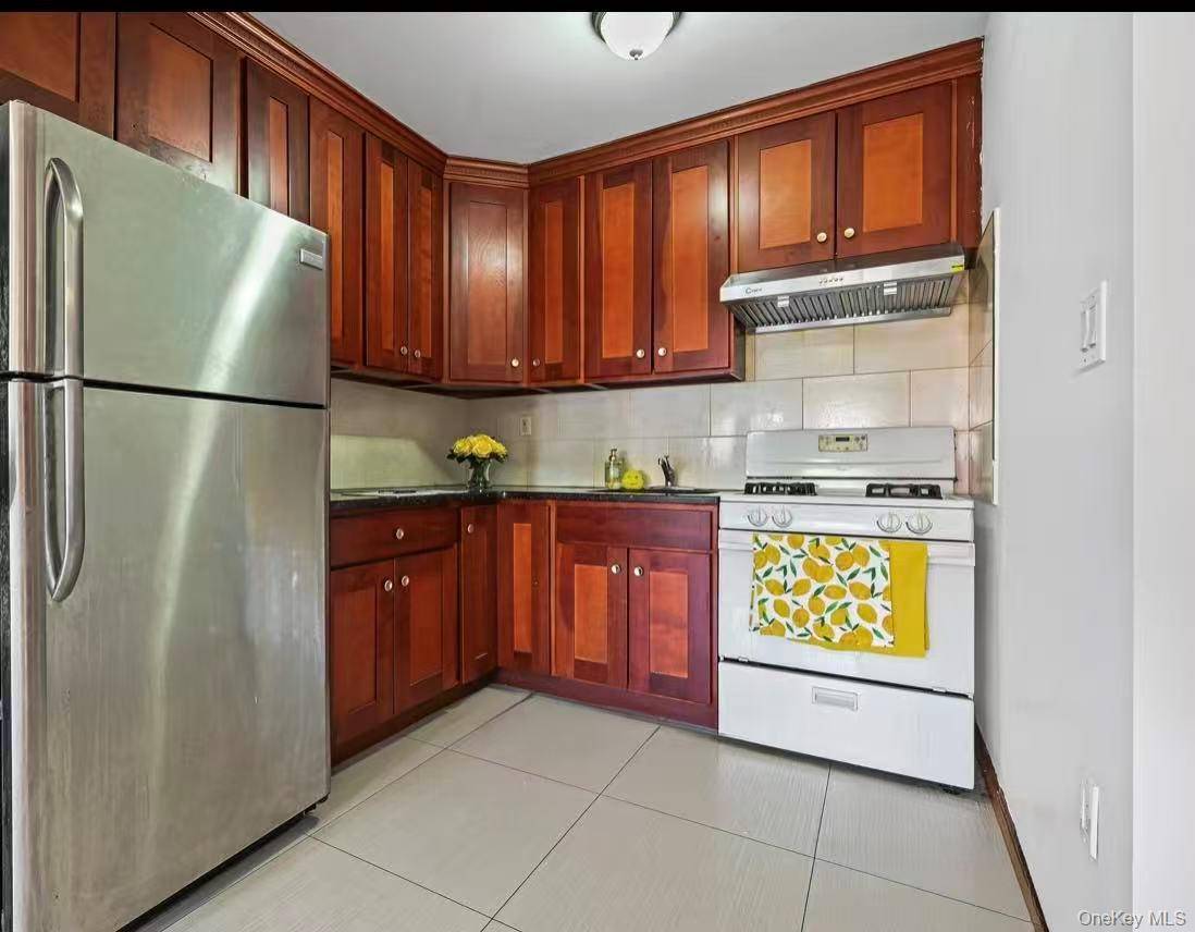 8409 Queens BLVD #4B, Elmhurst, NY 11373