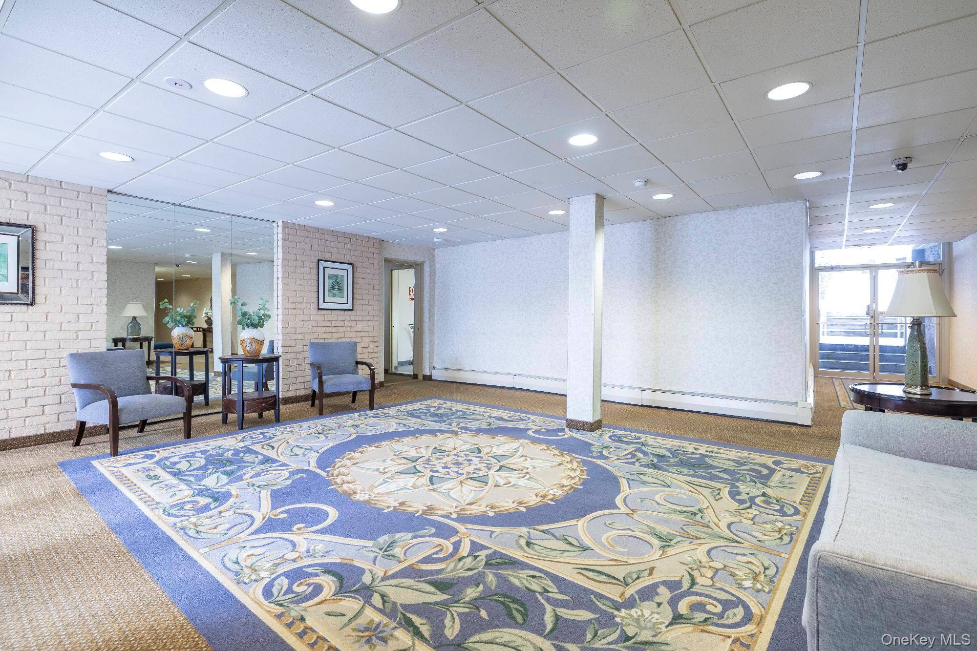 30 Daley PL #136, Lynbrook, NY 11563