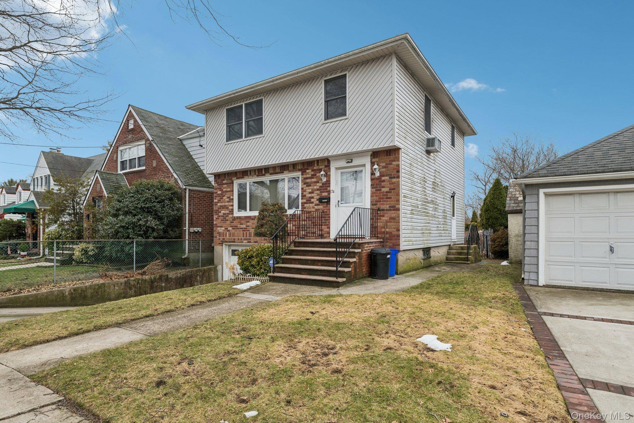 174 Bellmore ST, Floral Park, NY 11001
