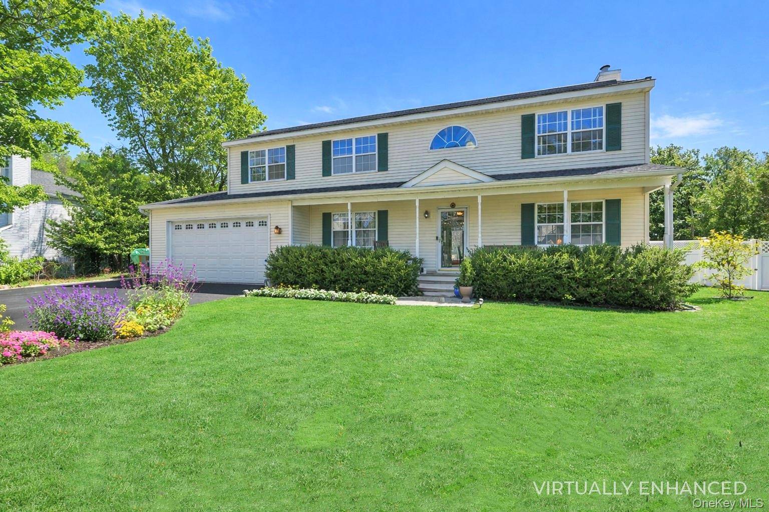 17 Jennifer PATH, Westhampton Beach, NY 11978