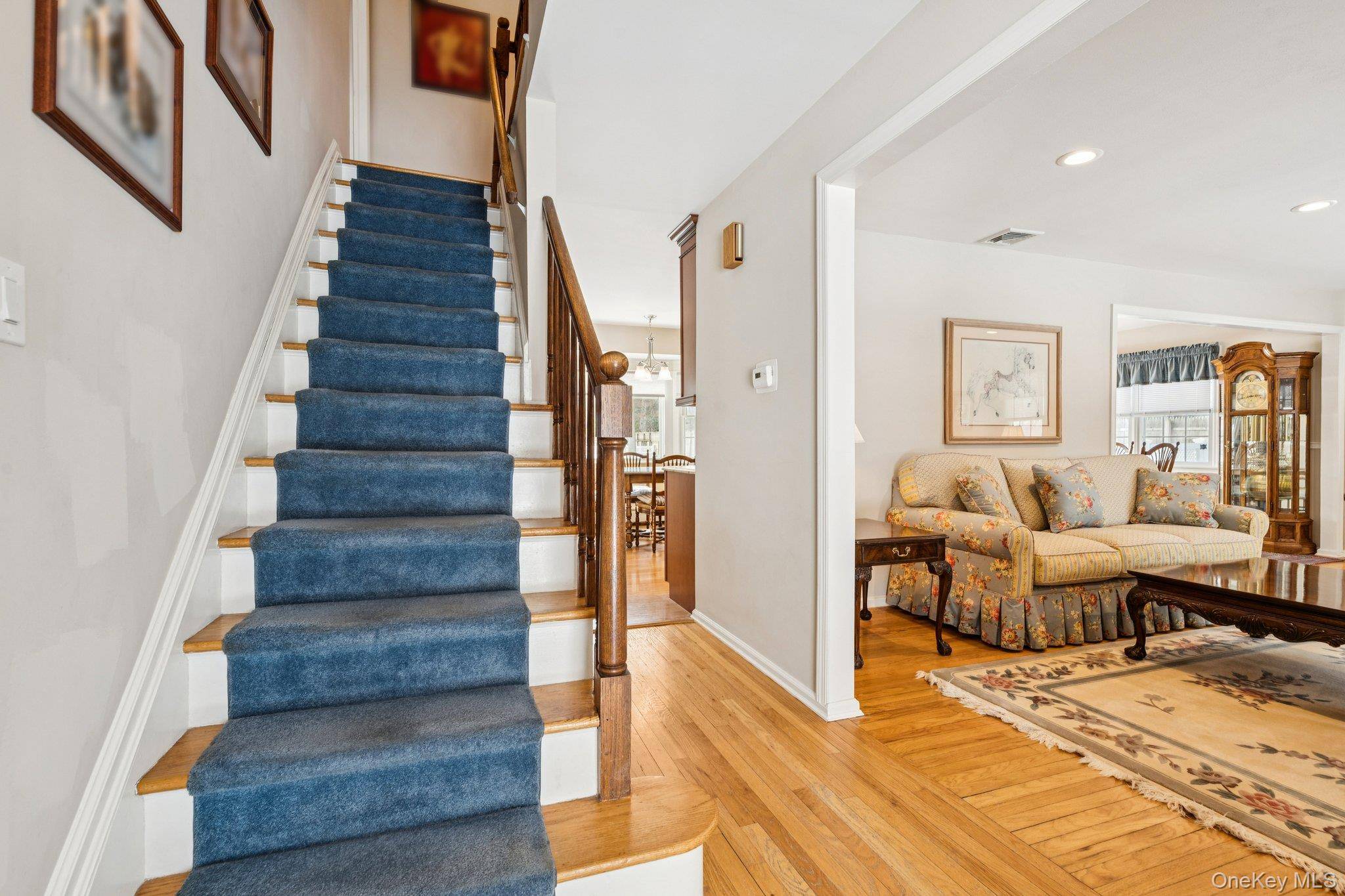 14 Hillside AVE, Saint James, NY 11780