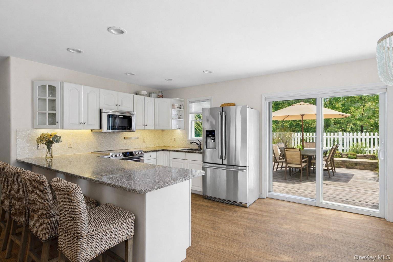 11 Valley ST, East Hampton, NY 11937