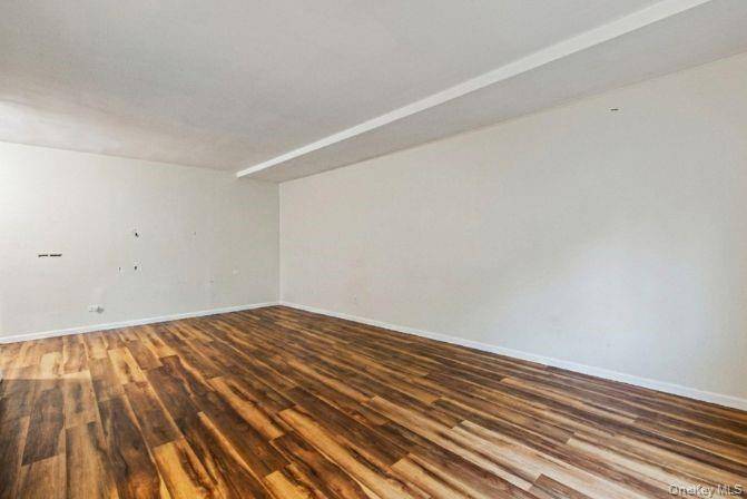 42-40 Bowne ST #1F, Flushing, NY 11355