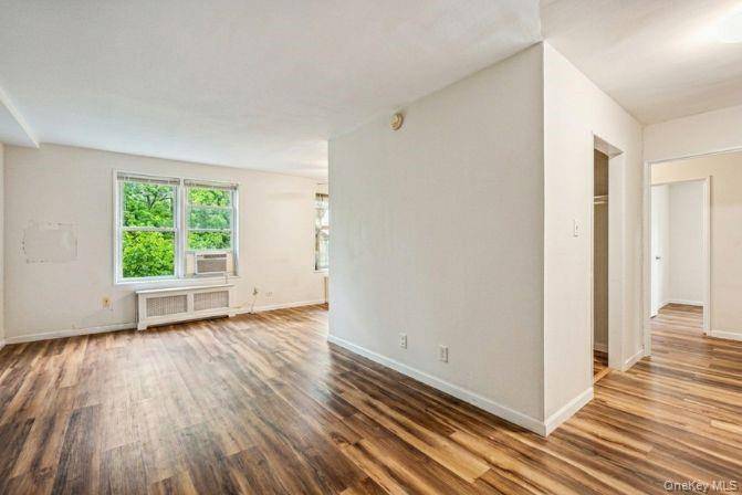 42-40 Bowne ST #1F, Flushing, NY 11355