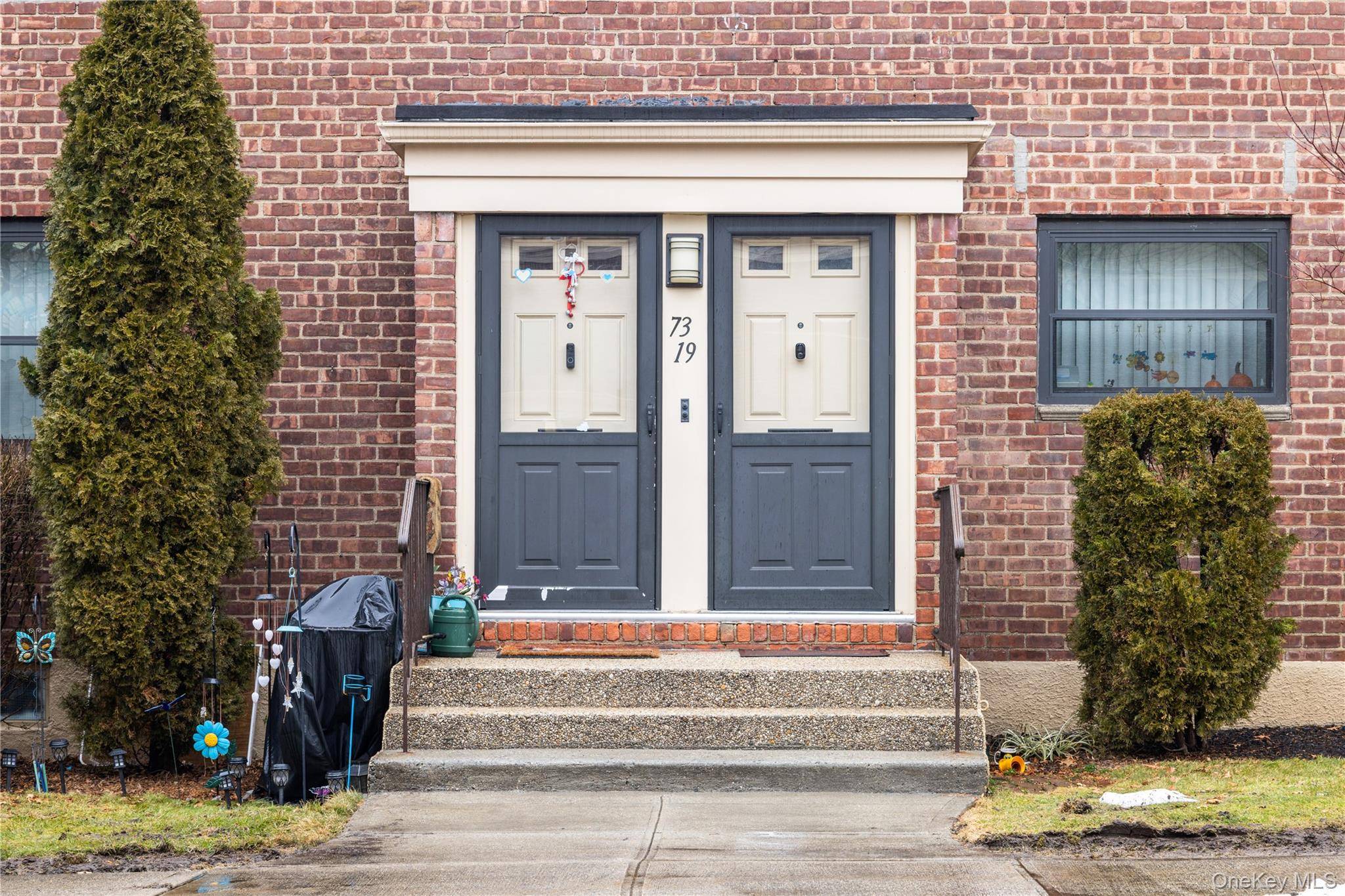73-19 220th ST #140B2, Bayside, NY 11364