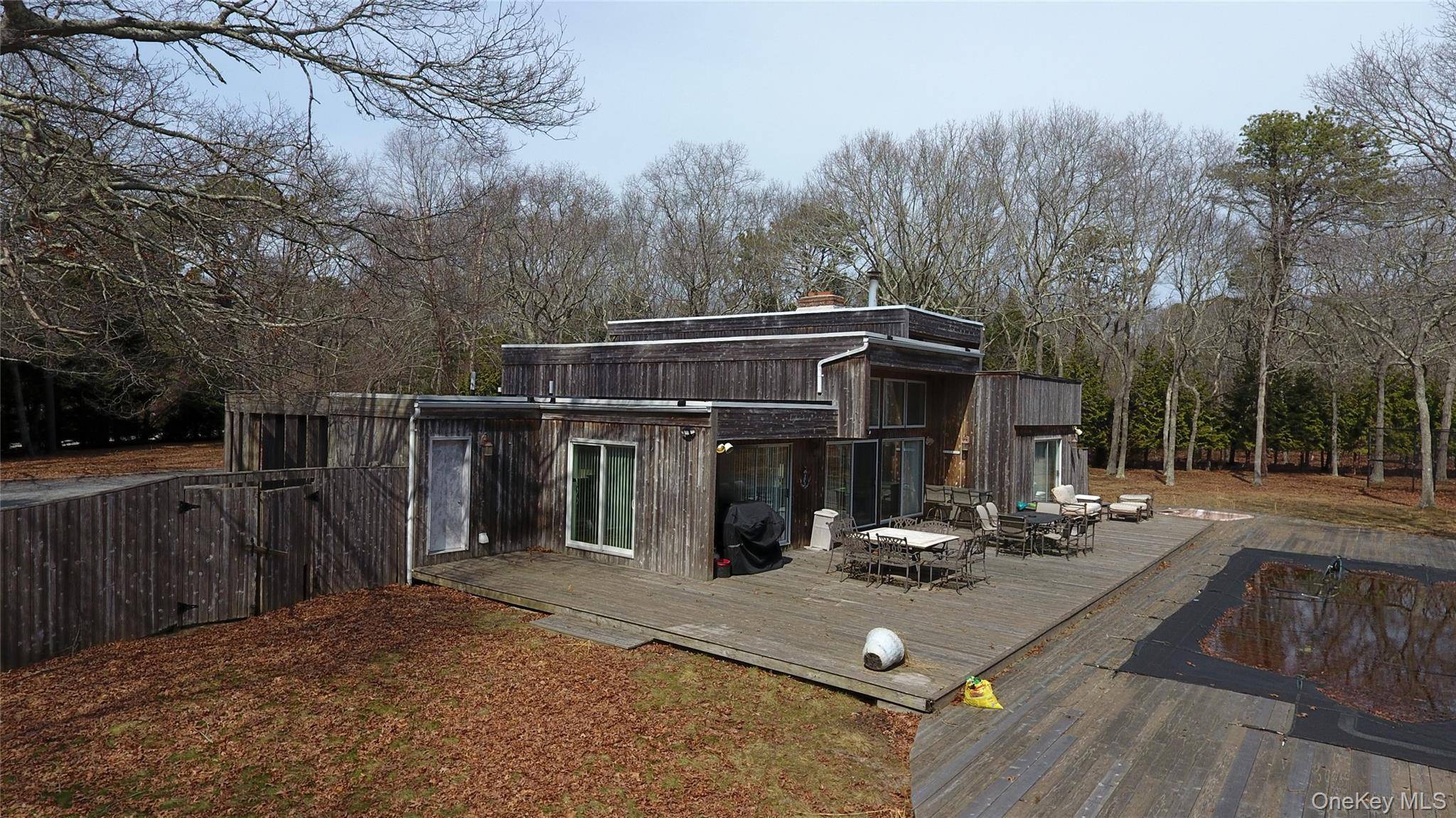 19 Fox Hollow DR, East Quogue, NY 11942
