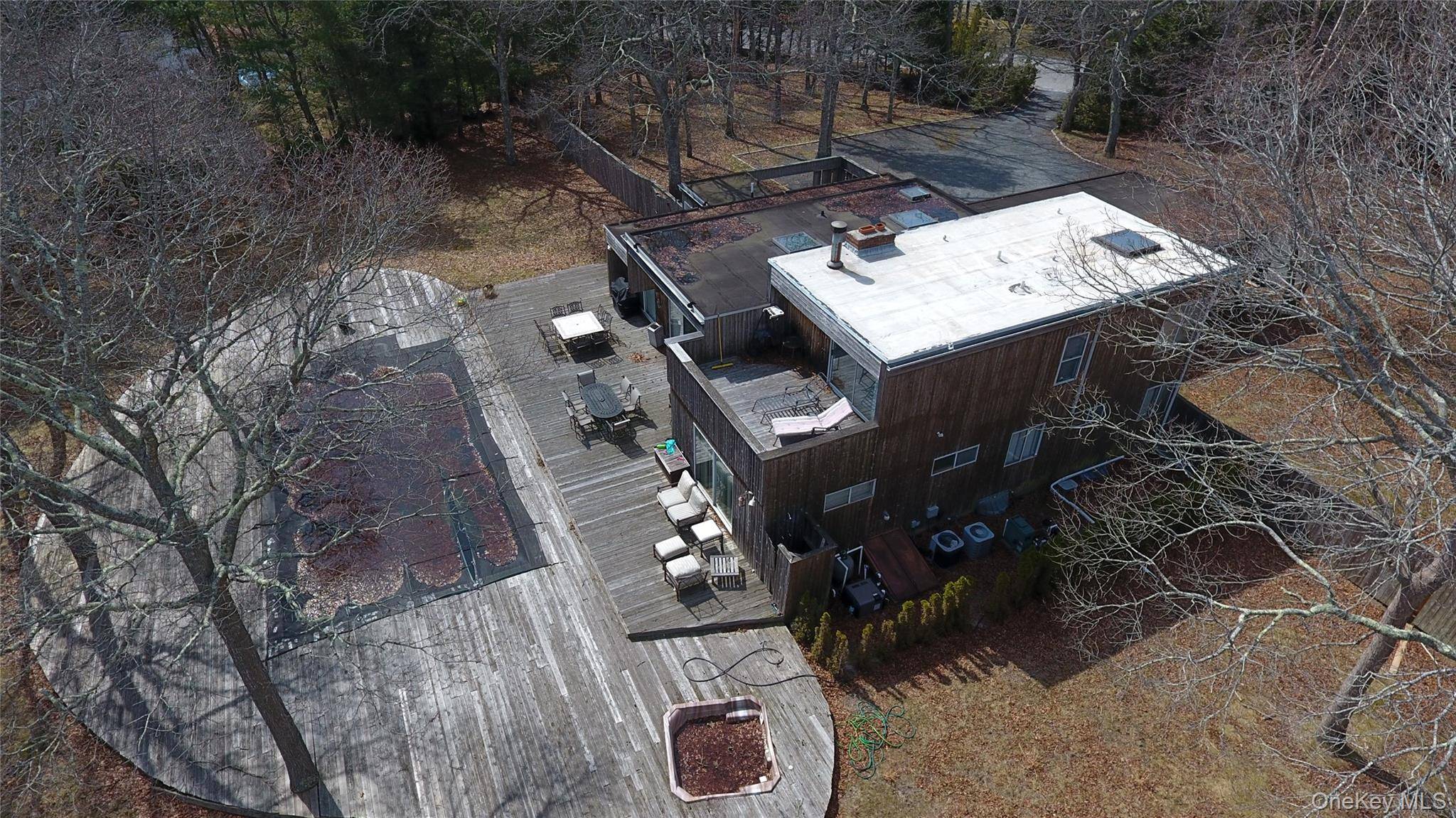 19 Fox Hollow DR, East Quogue, NY 11942