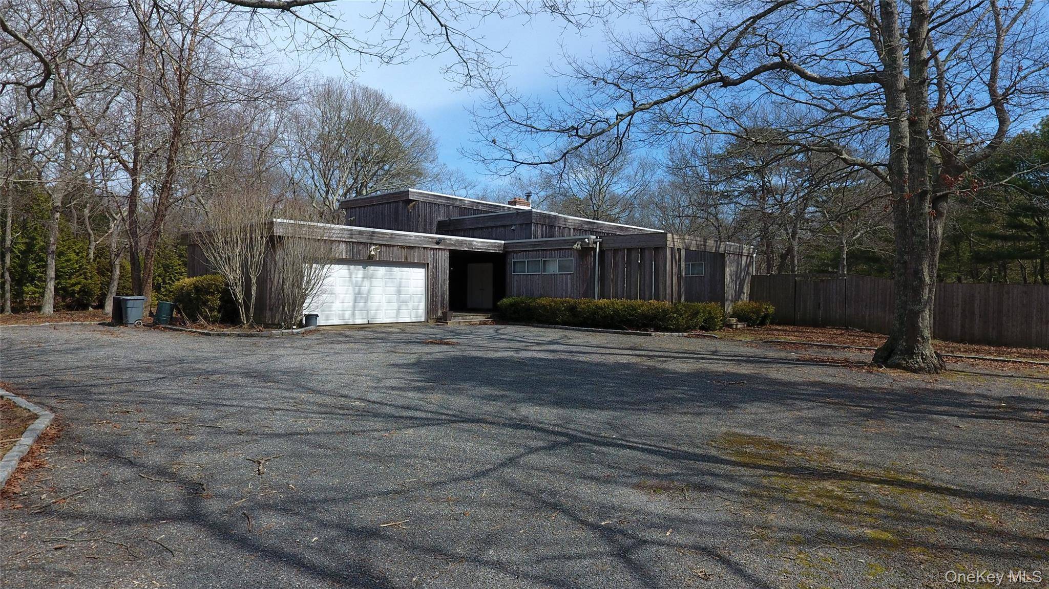 19 Fox Hollow DR, East Quogue, NY 11942